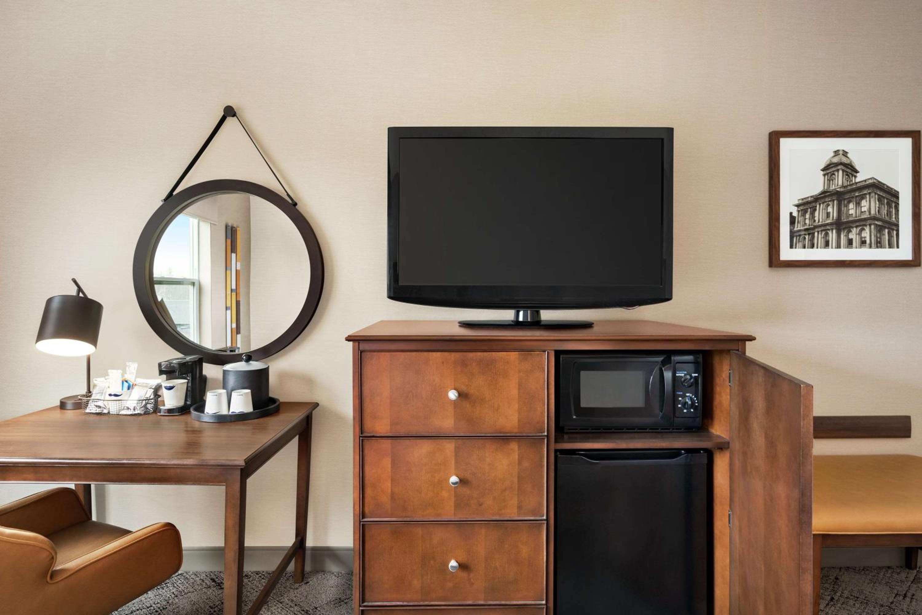Hampton Inn Suites Exeter - Property Image 5