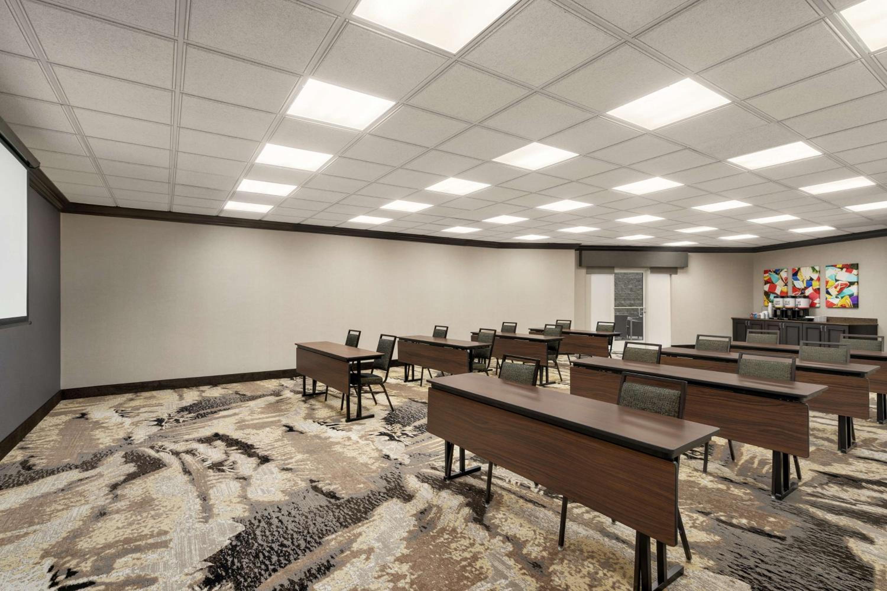 Hampton Inn Suites Exeter - Property Image 11