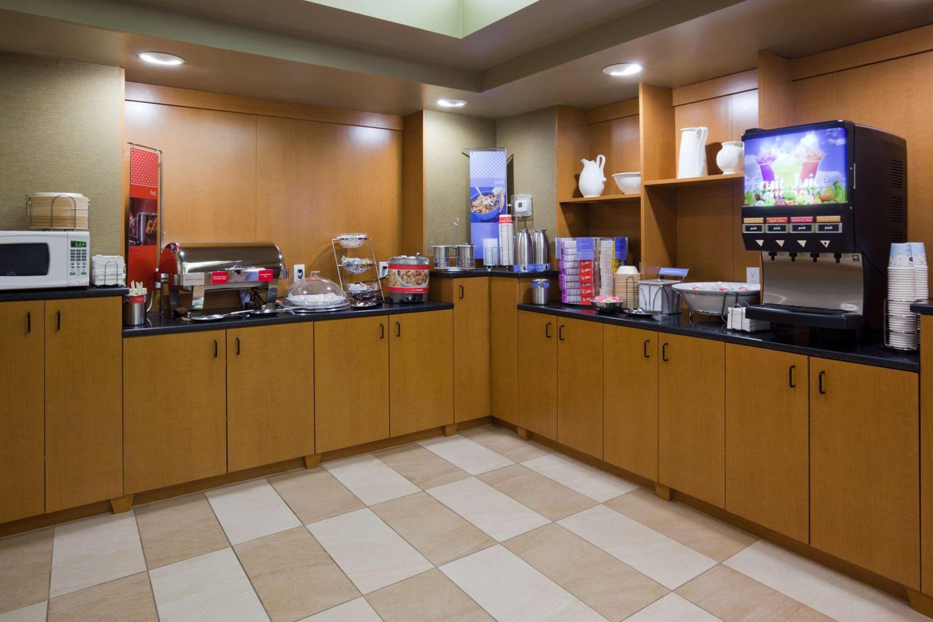 Mitchell Vacations - Hampton Inn Mitchell - Property Image 12