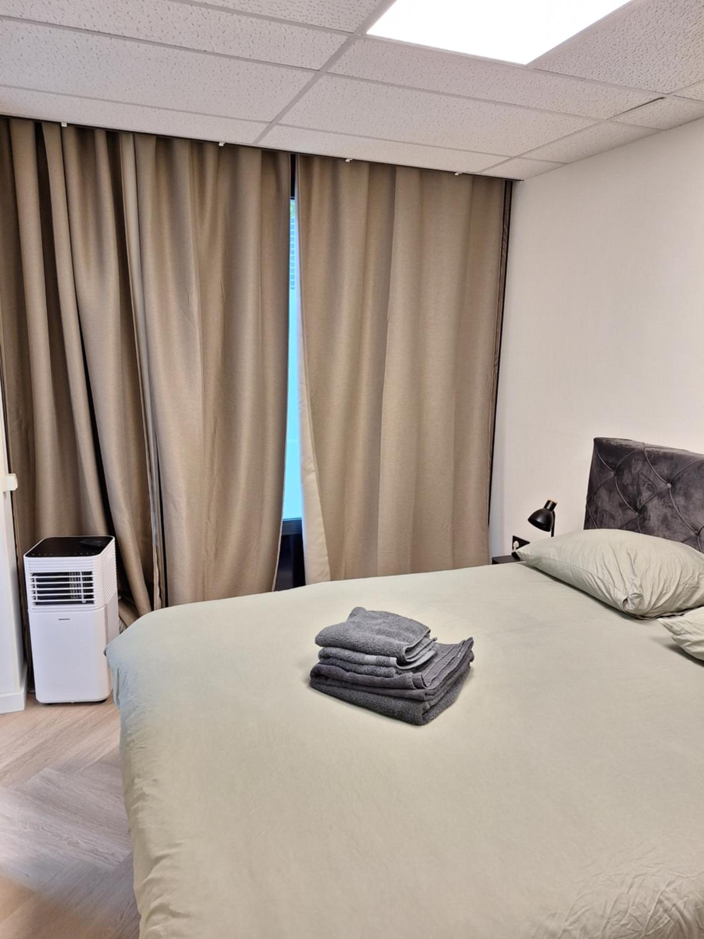 Perfect studio 14 H center Rotterdam view 5