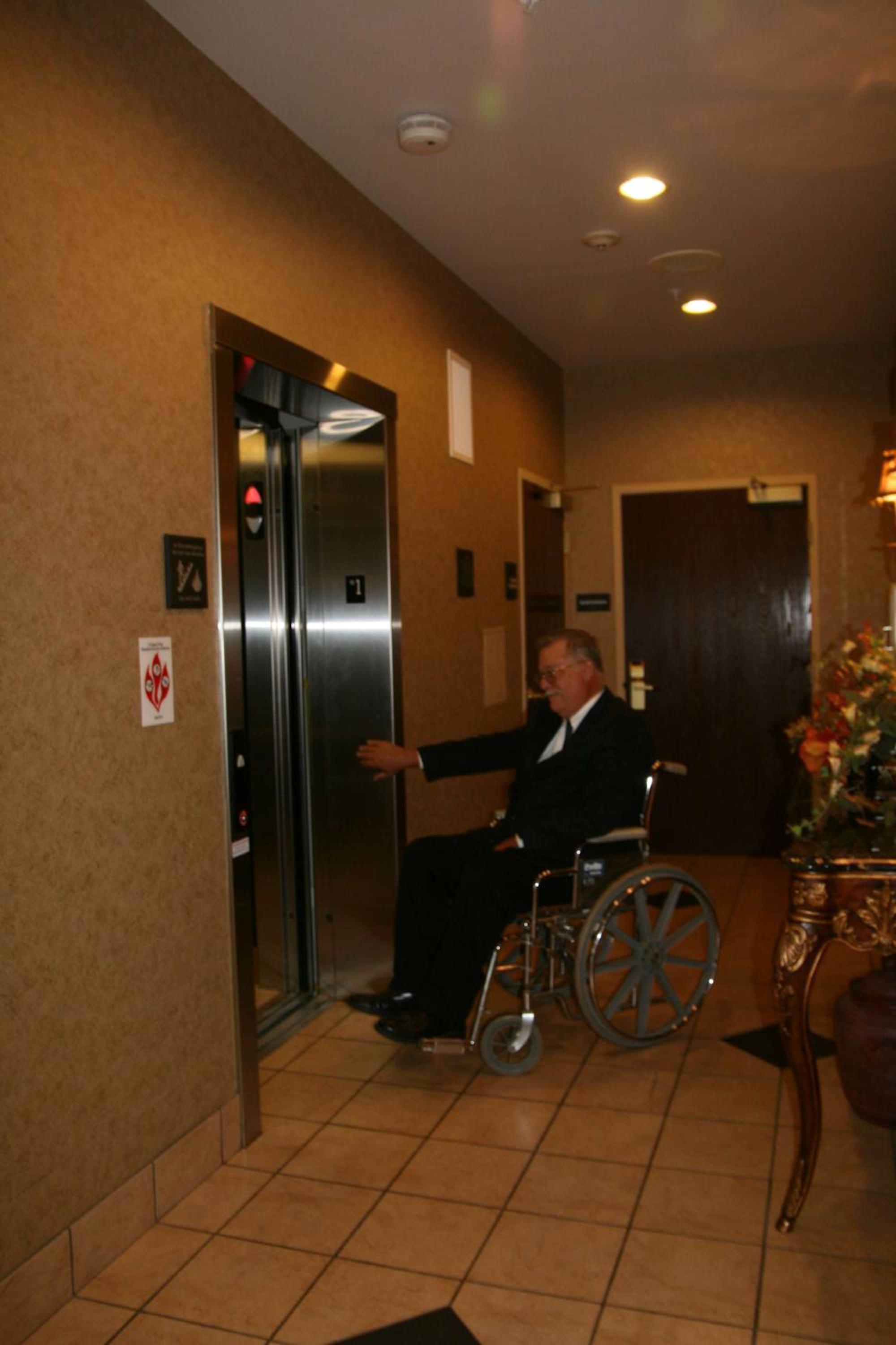 Marshall Vacations - Hampton Inn Marshall - Property Image 3