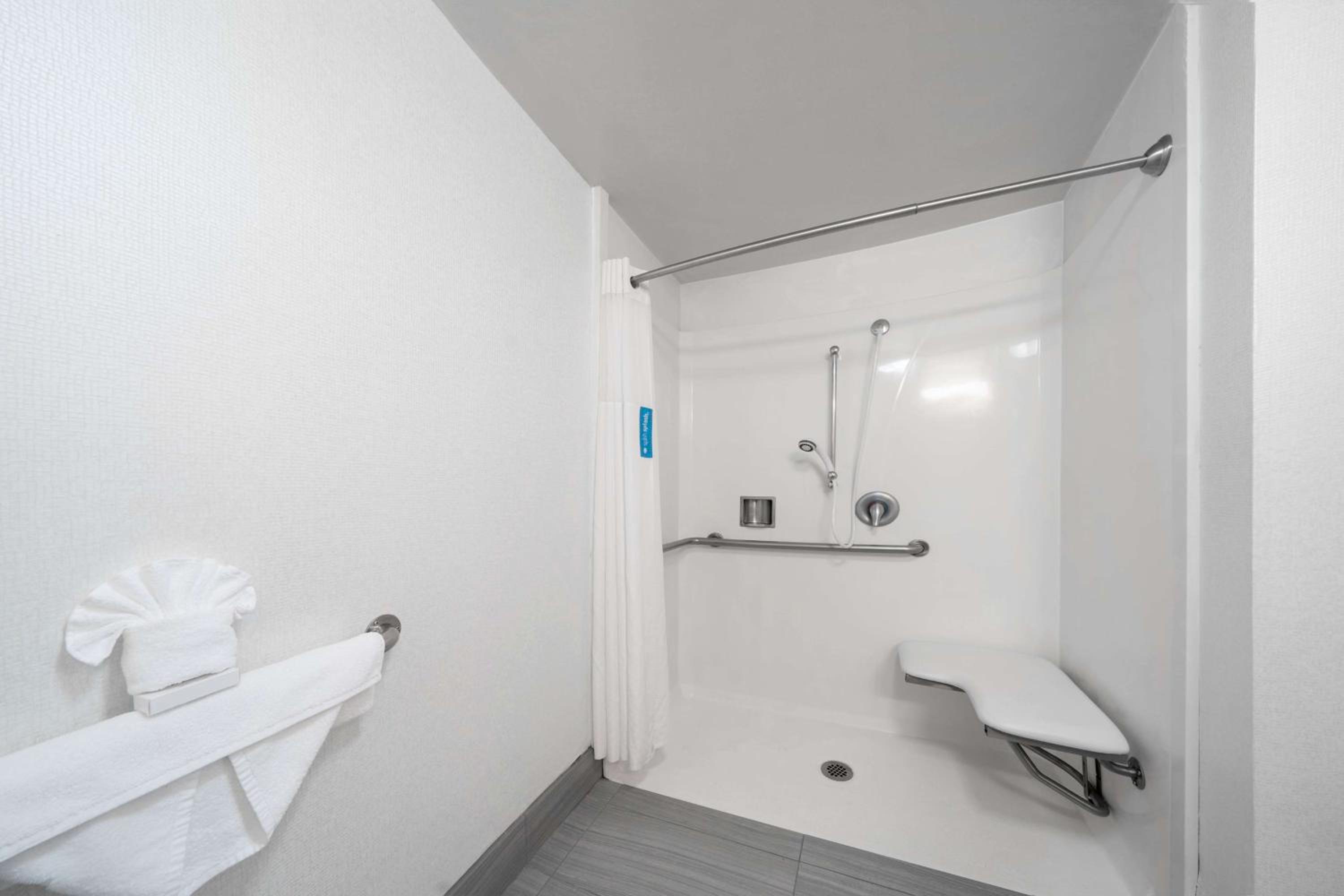 Modesto Vacations - Hampton Inn Suites Modesto - Salida - Property Image 12