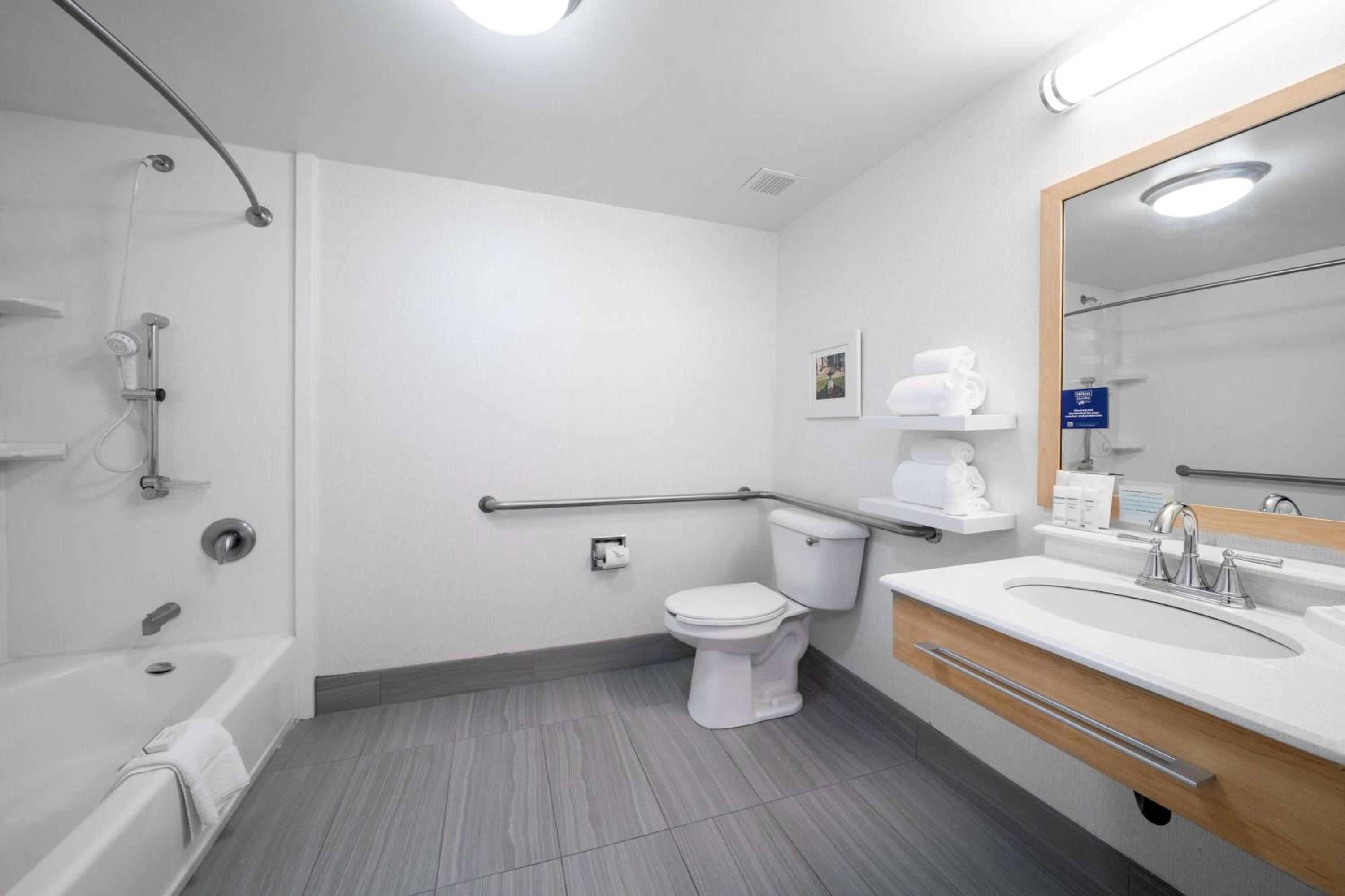Modesto Vacations - Hampton Inn Suites Modesto - Salida - Property Image 13