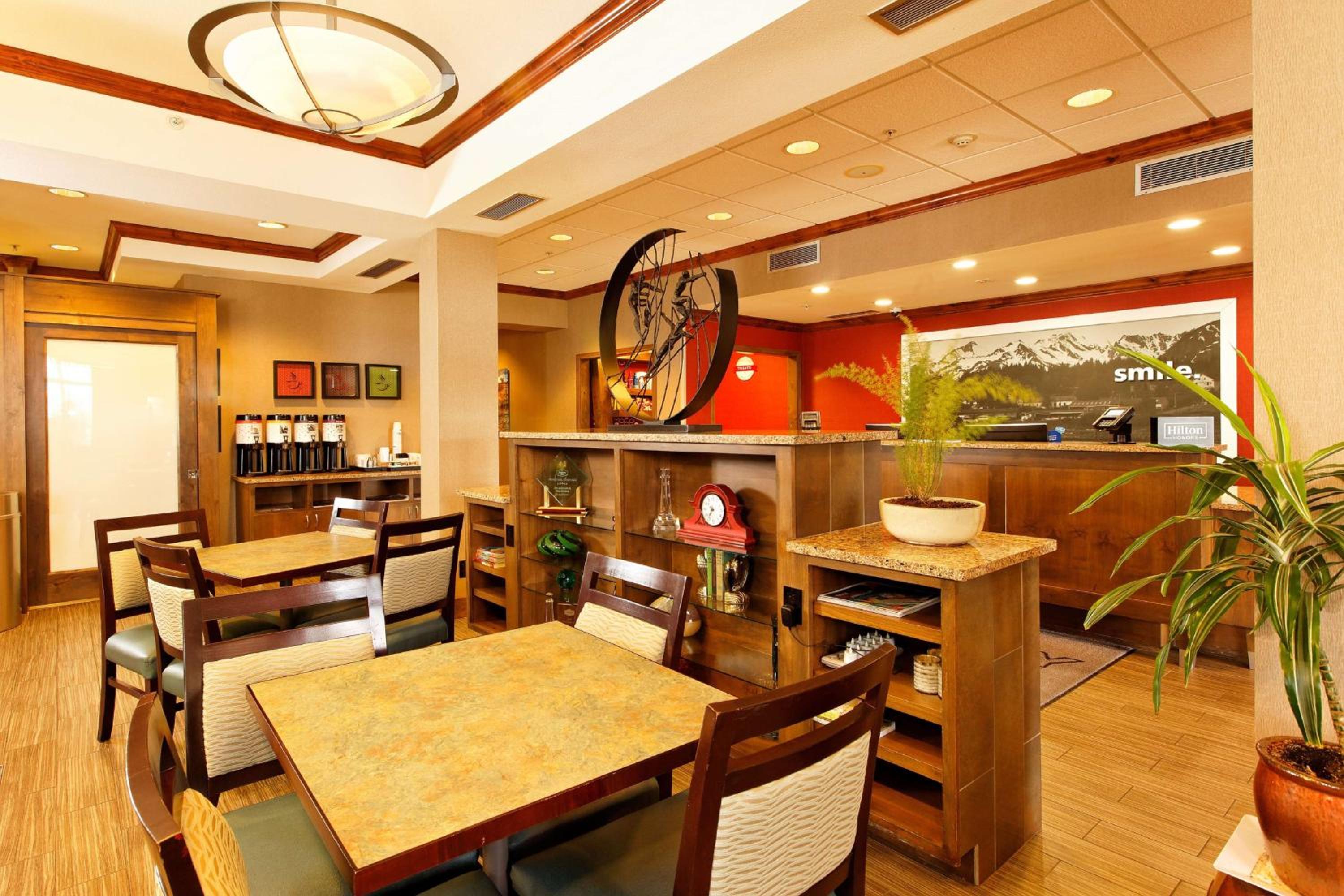 Montrose Vacations - Hampton Inn Montrose - Property Image 6