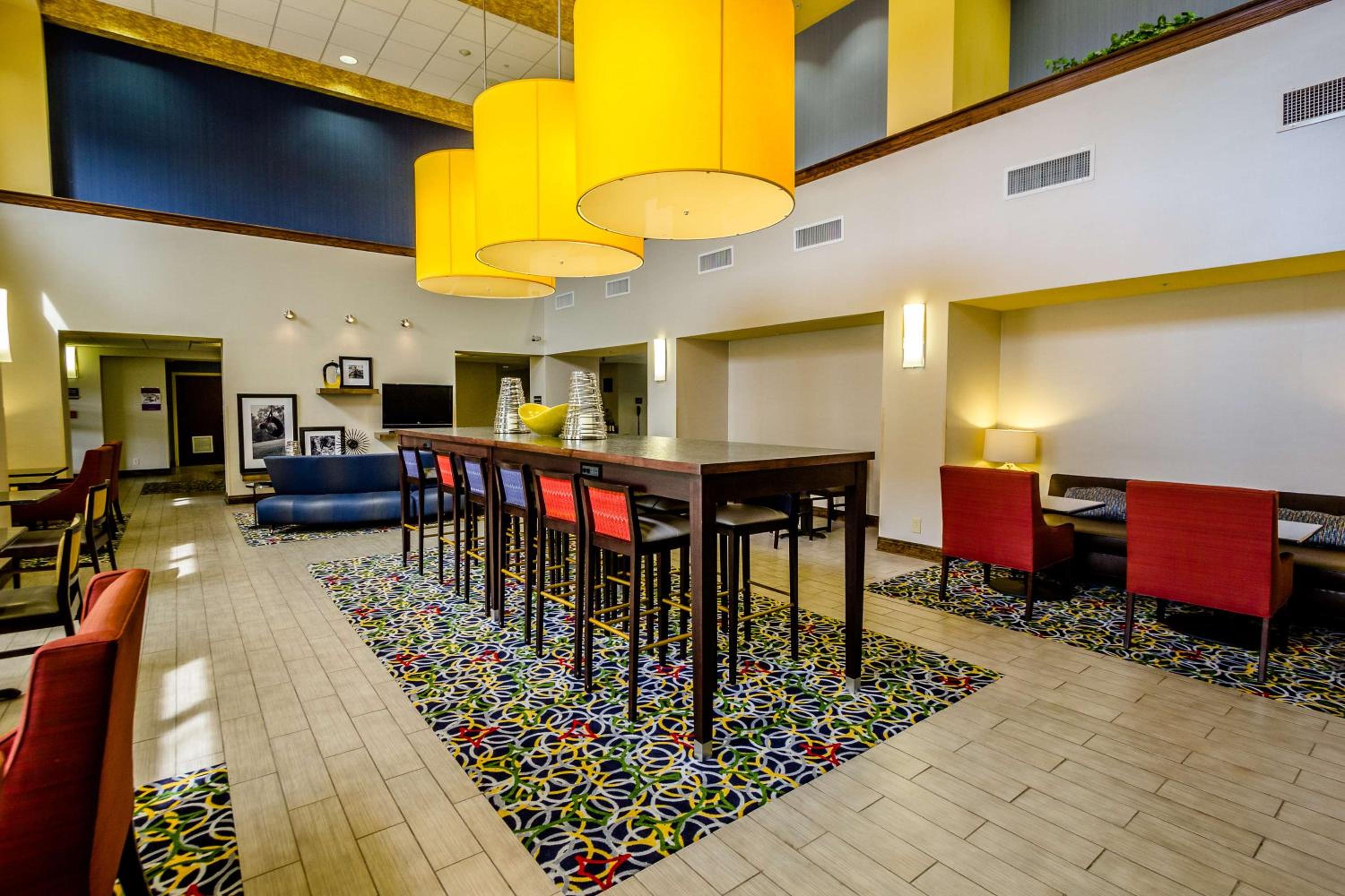 Natchez Vacations - Hampton Inn  Suites Natchez - Property Image 5