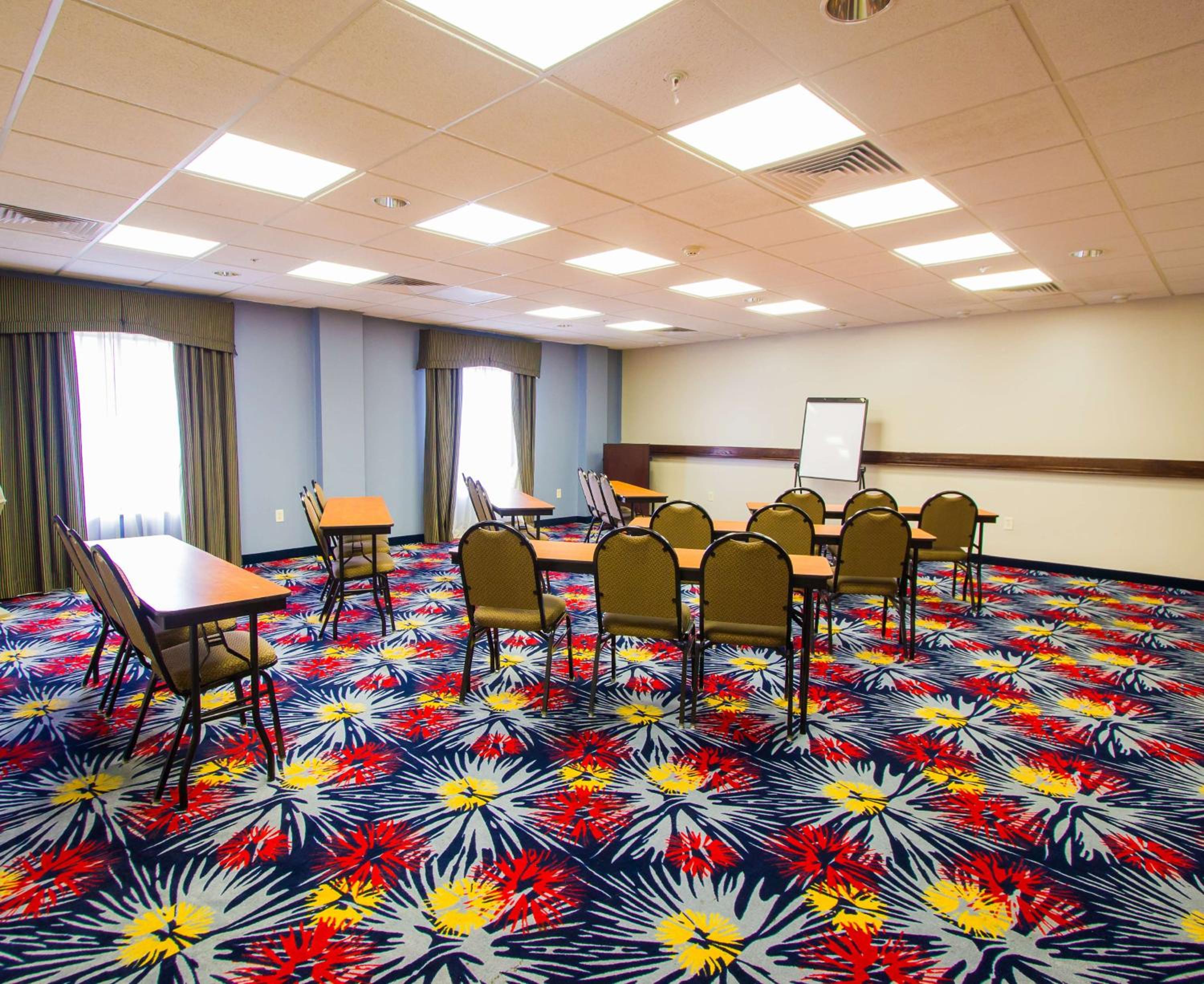 Natchez Vacations - Hampton Inn  Suites Natchez - Property Image 12
