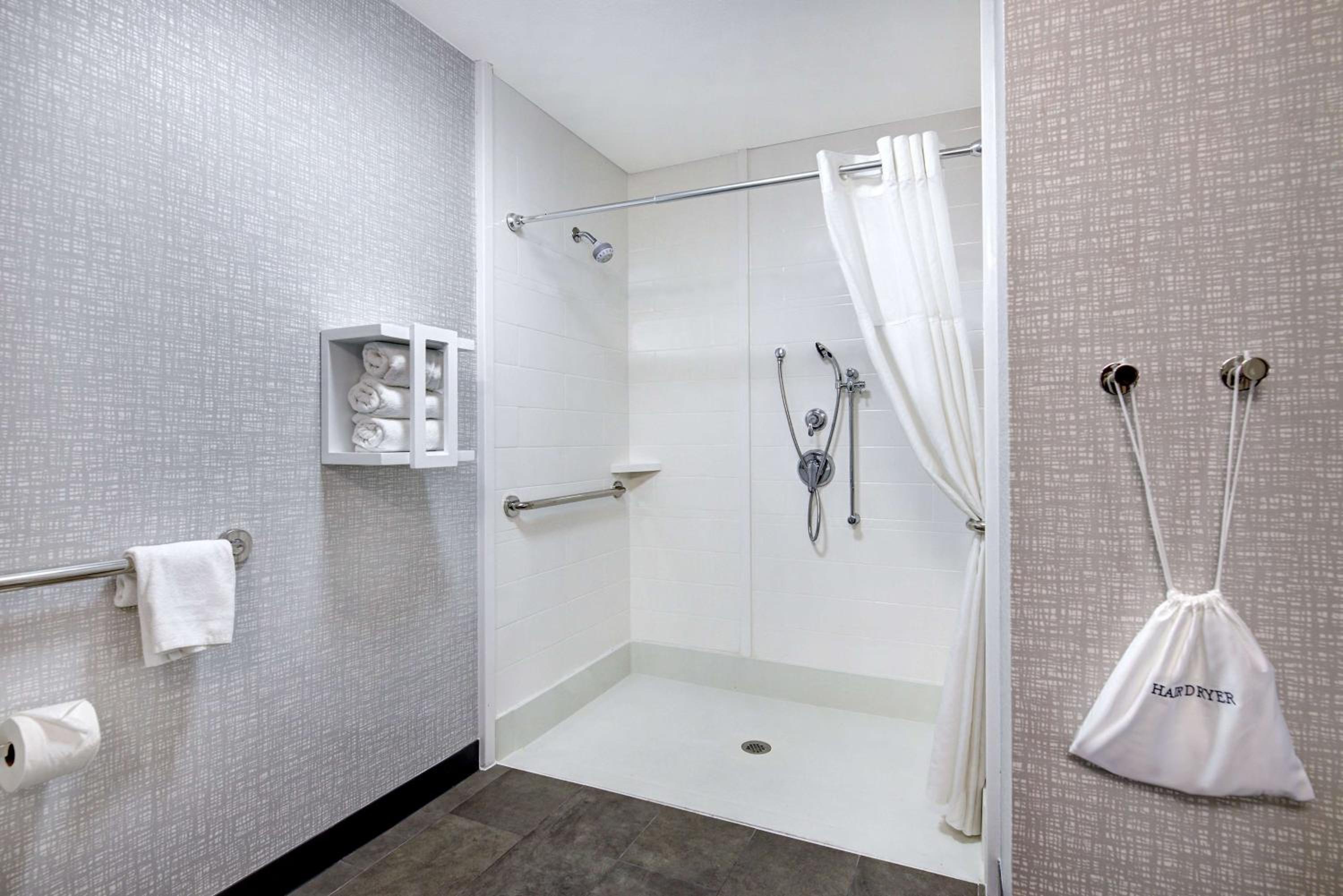 Nacogdoches Vacations - Hampton Inn  Suites Nacogdoches - Property Image 10
