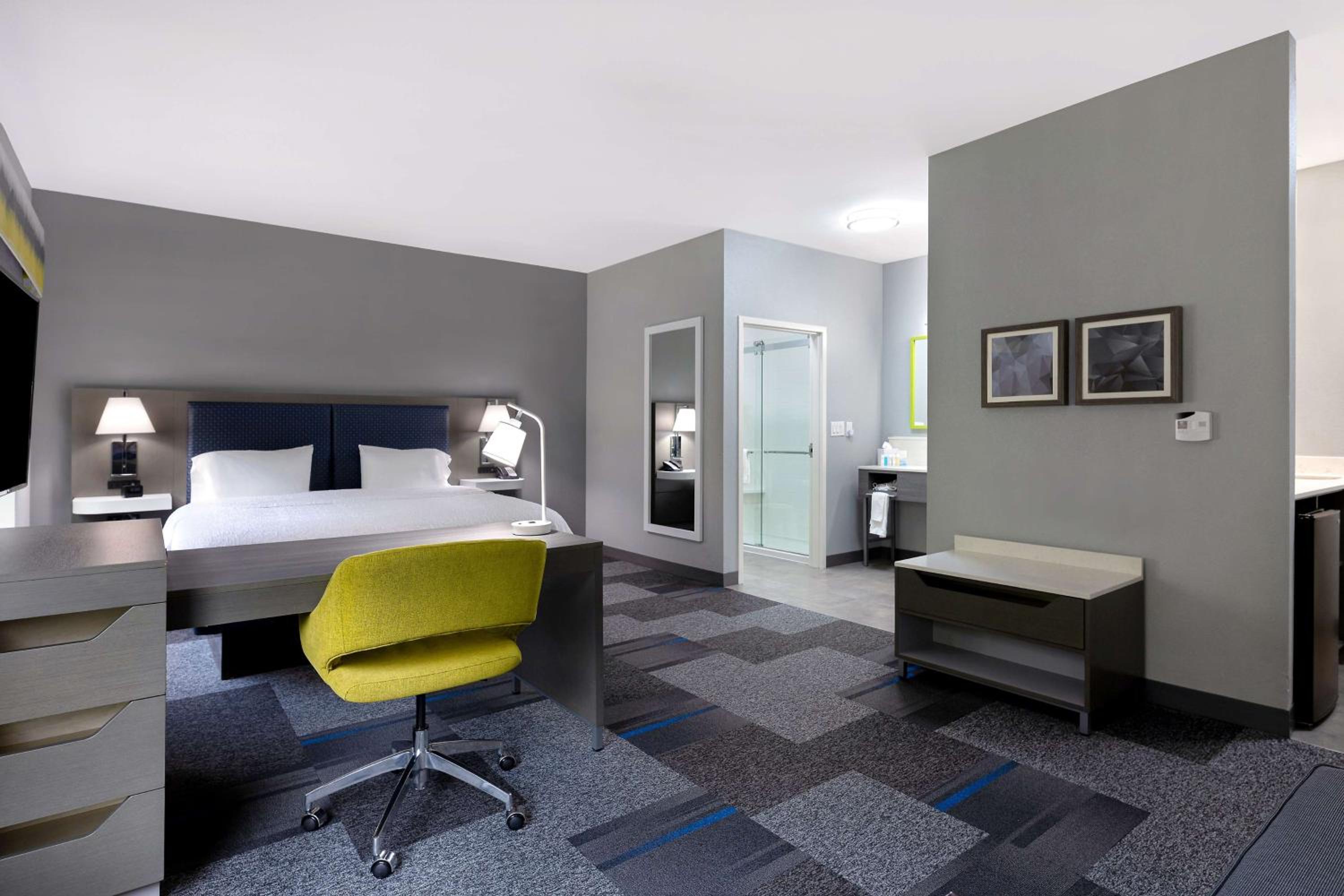 Nacogdoches Vacations - Hampton Inn  Suites Nacogdoches - Property Image 11