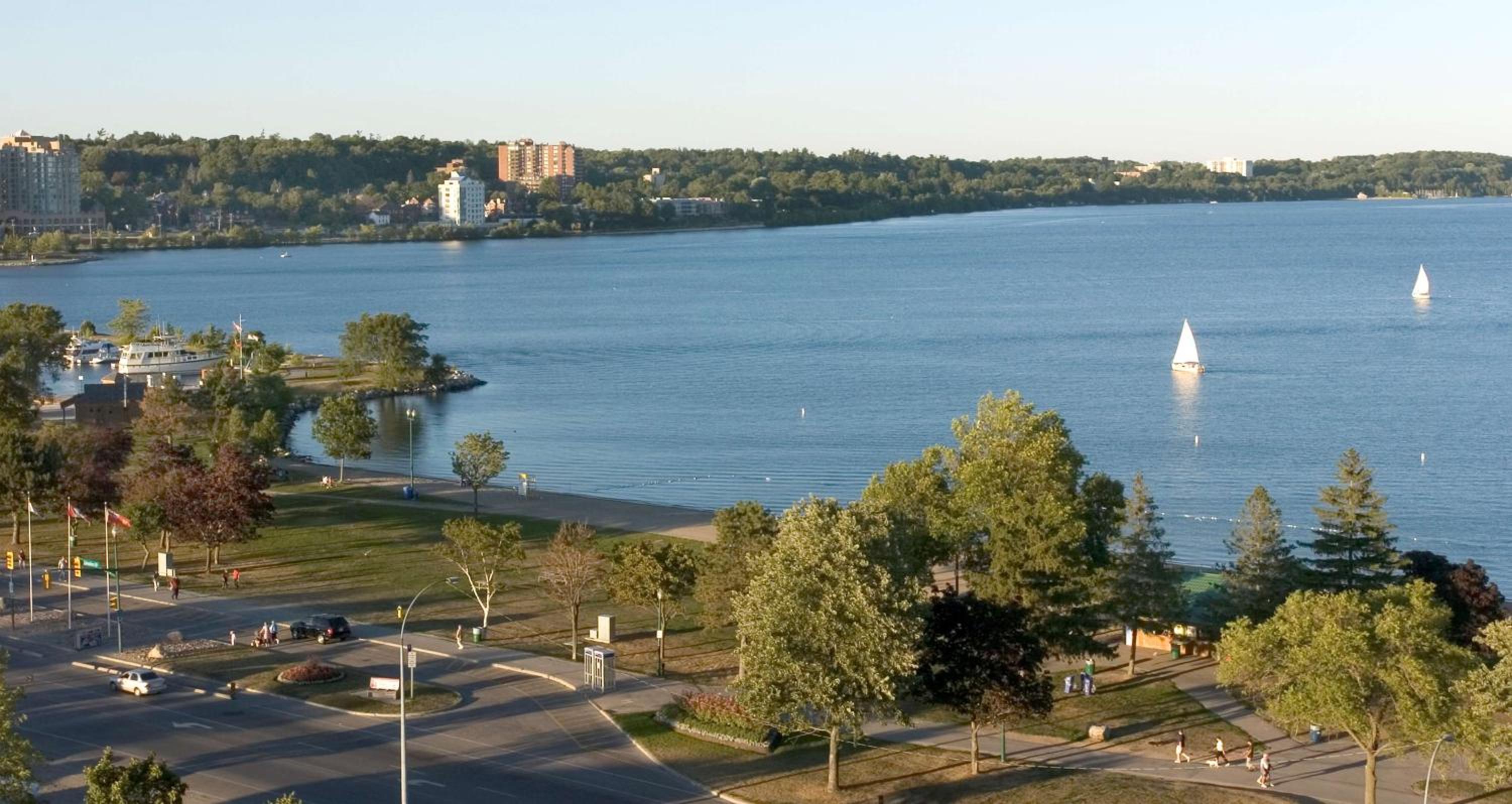 Barrie Vacations - Hampton Inn  Suites by Hilton Barrie - Property Image 4