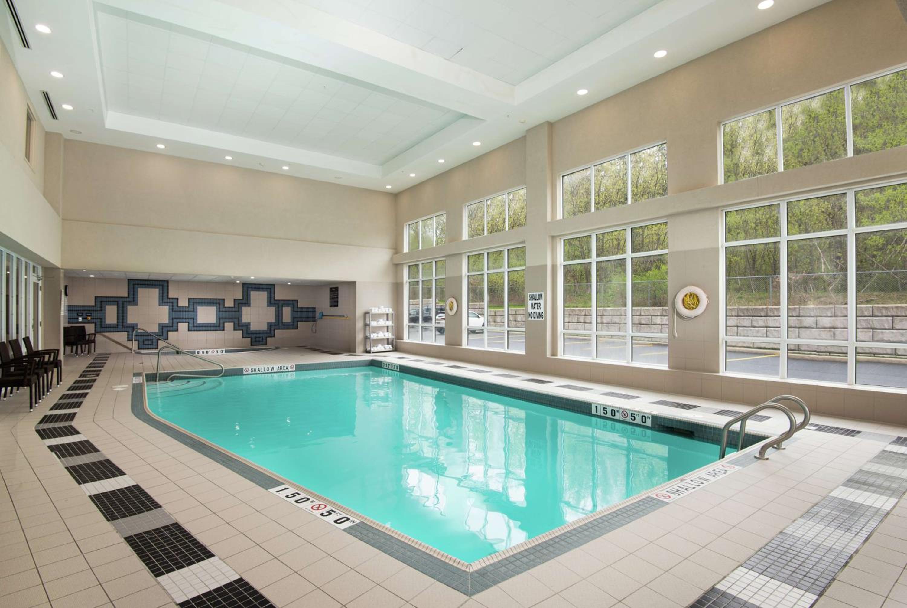 Barrie Vacations - Hampton Inn  Suites by Hilton Barrie - Property Image 15