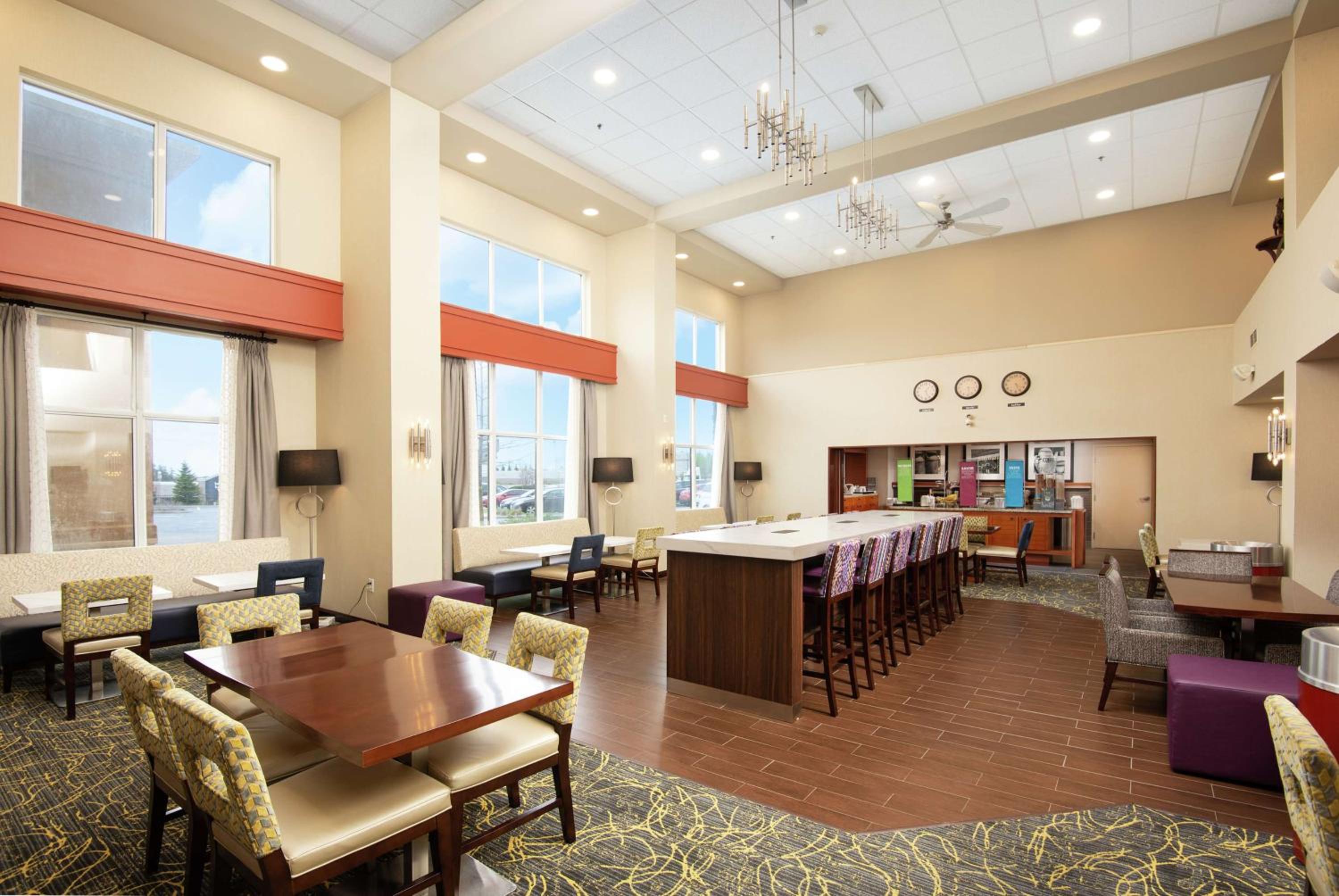 Barrie Vacations - Hampton Inn  Suites by Hilton Barrie - Property Image 21