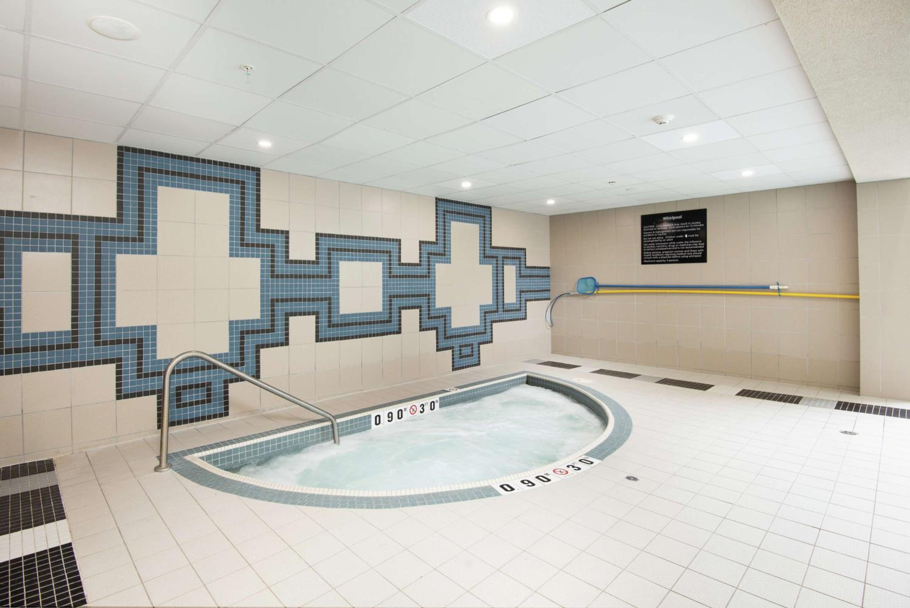Barrie Vacations - Hampton Inn  Suites by Hilton Barrie - Property Image 23
