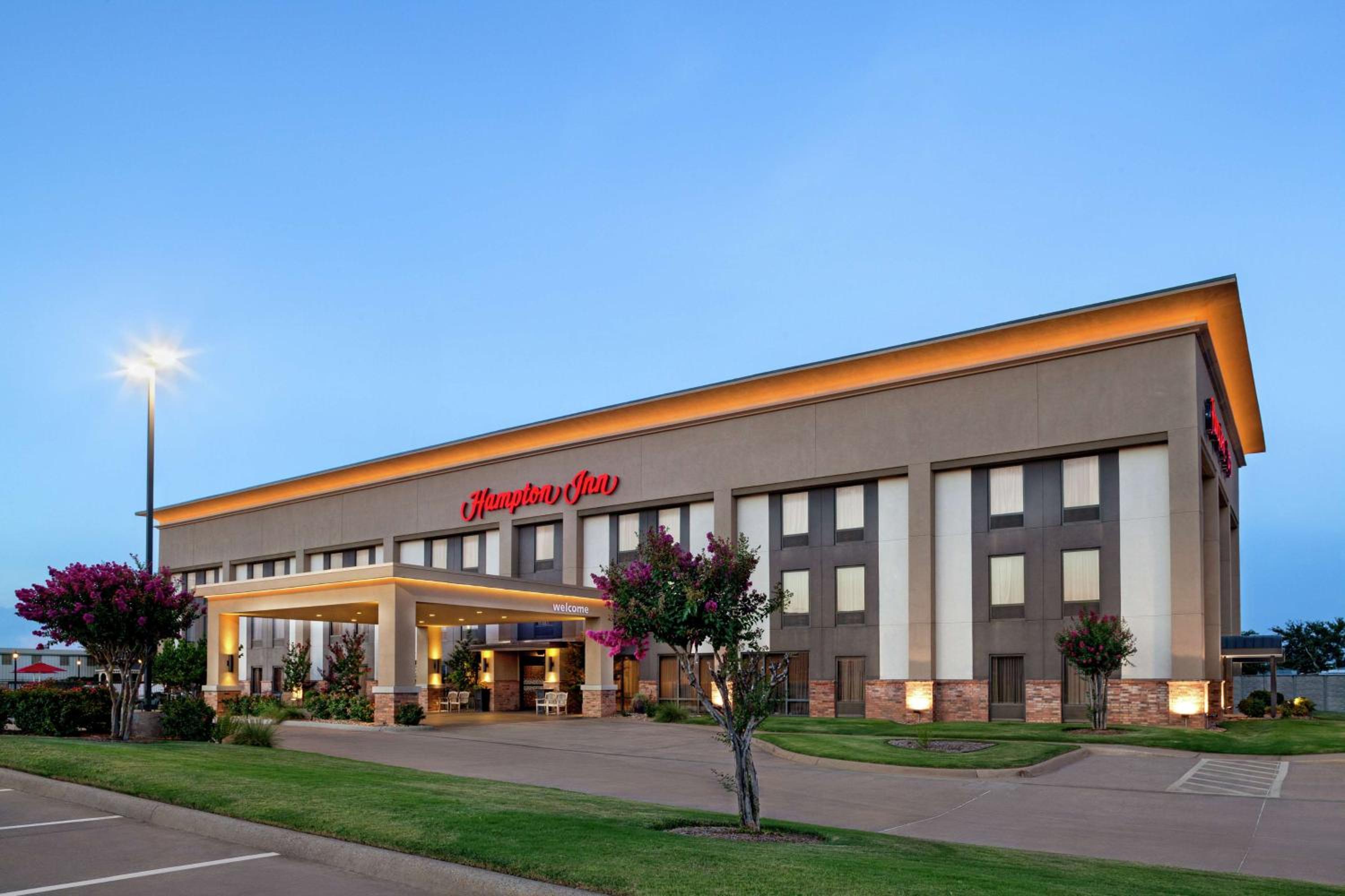 Paris Vacations - Hampton Inn Paris - Property Image 2
