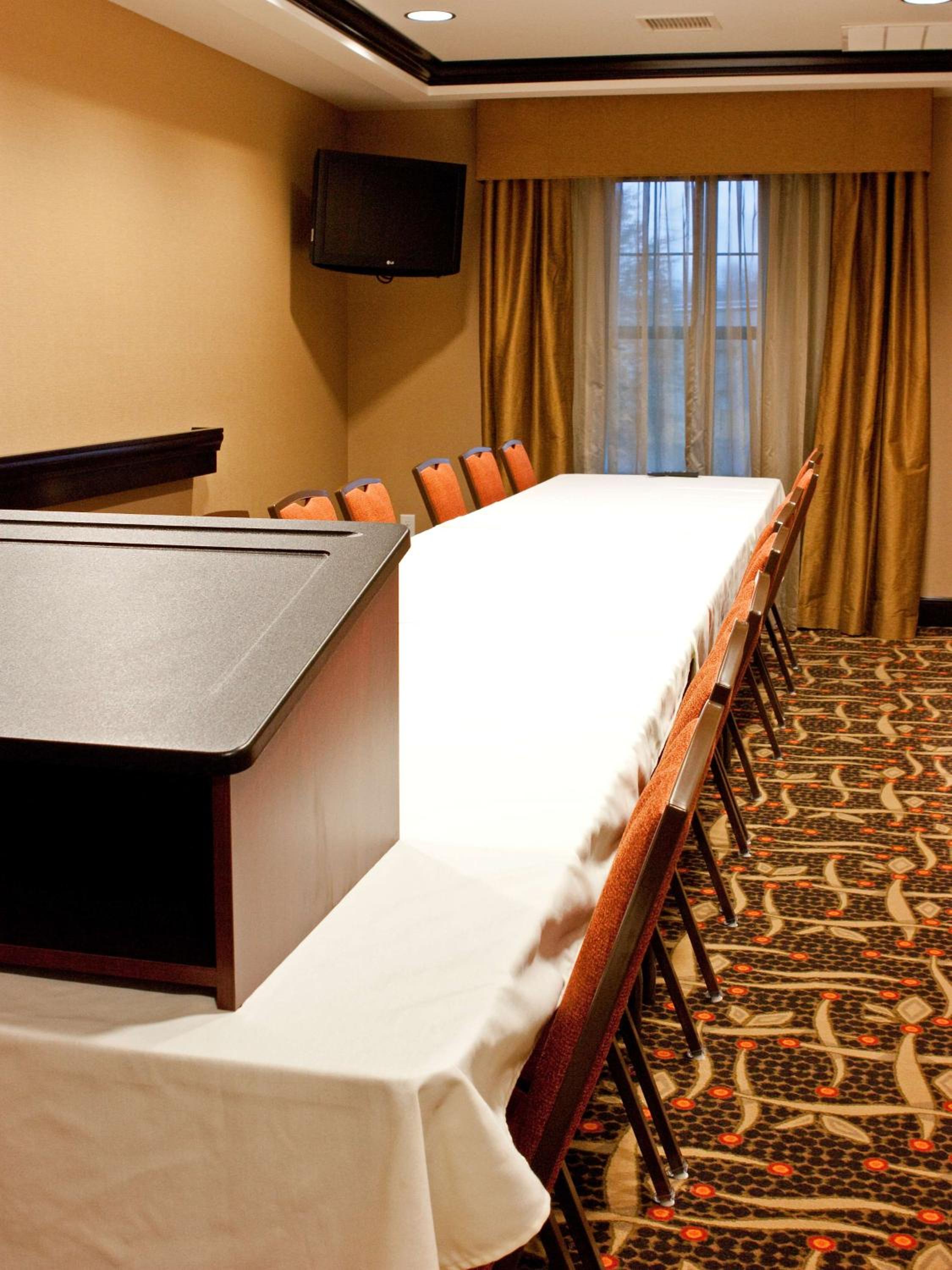 Oxford Vacations - Hampton Inn Oxford/Miami University Area - Property Image 3