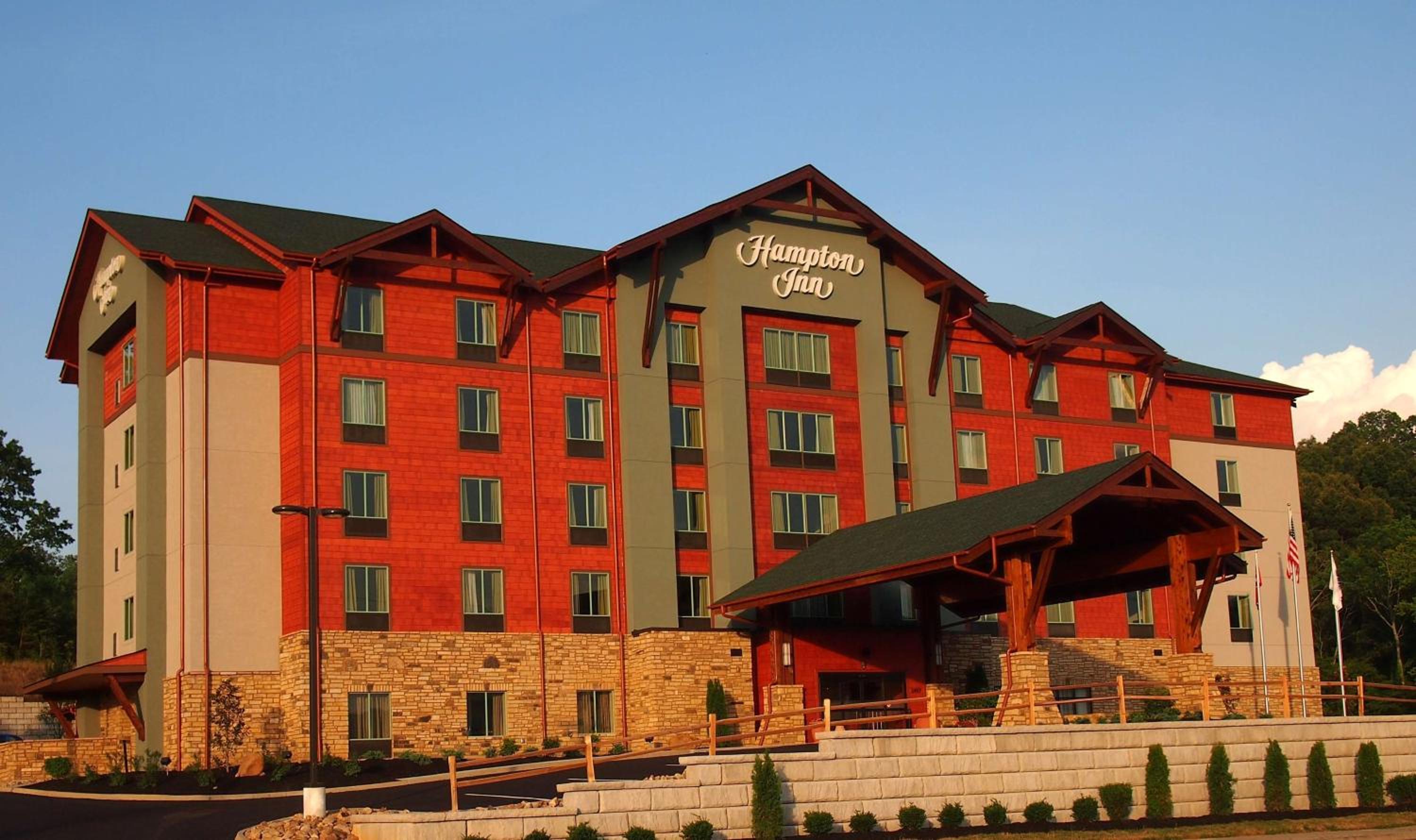 Hotel Hampton Inn Pigeon Forge - Image 1