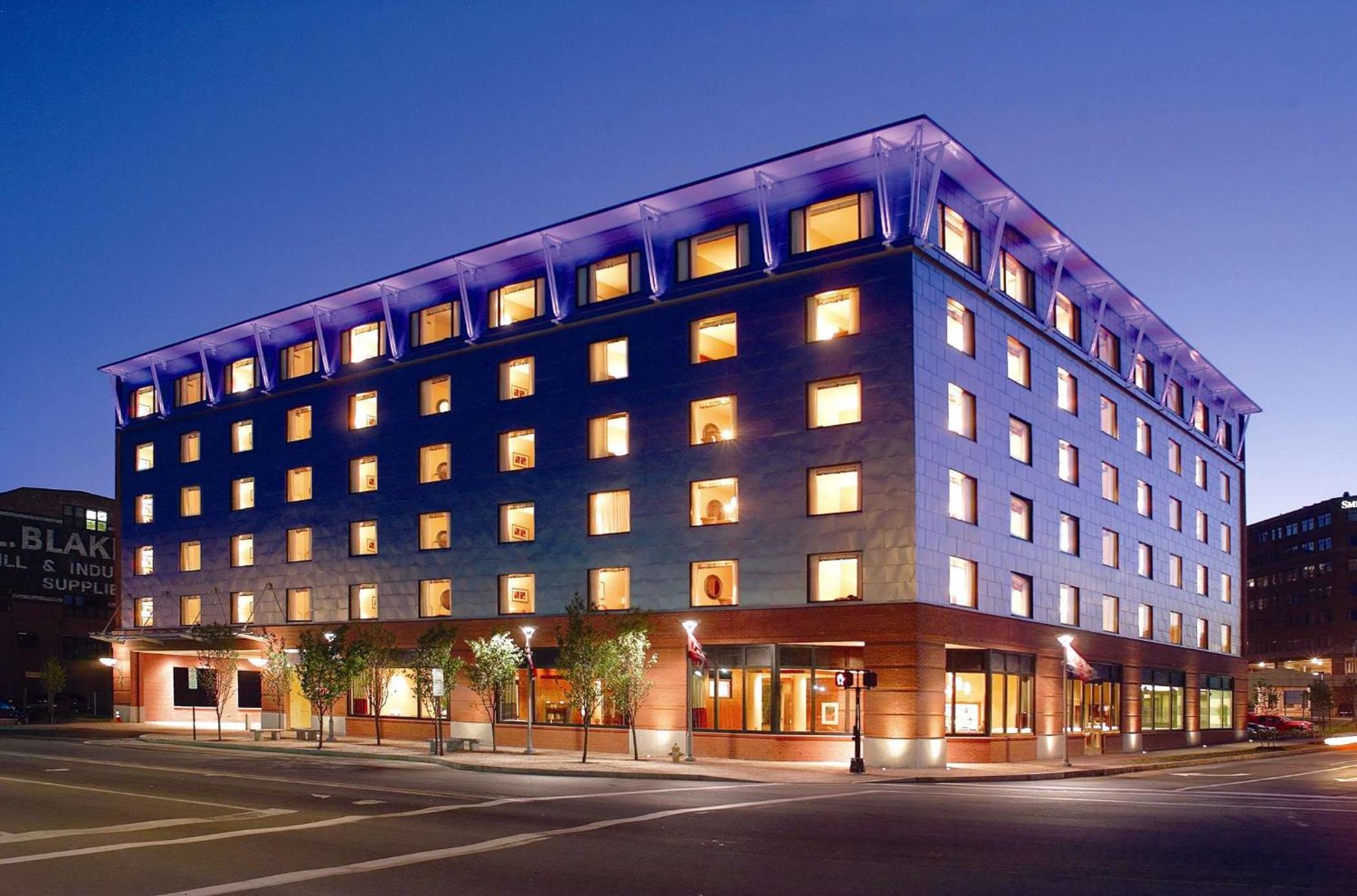 Portland Vacations - Hilton Garden Inn Portland Downtown Waterfront - Property Image 1