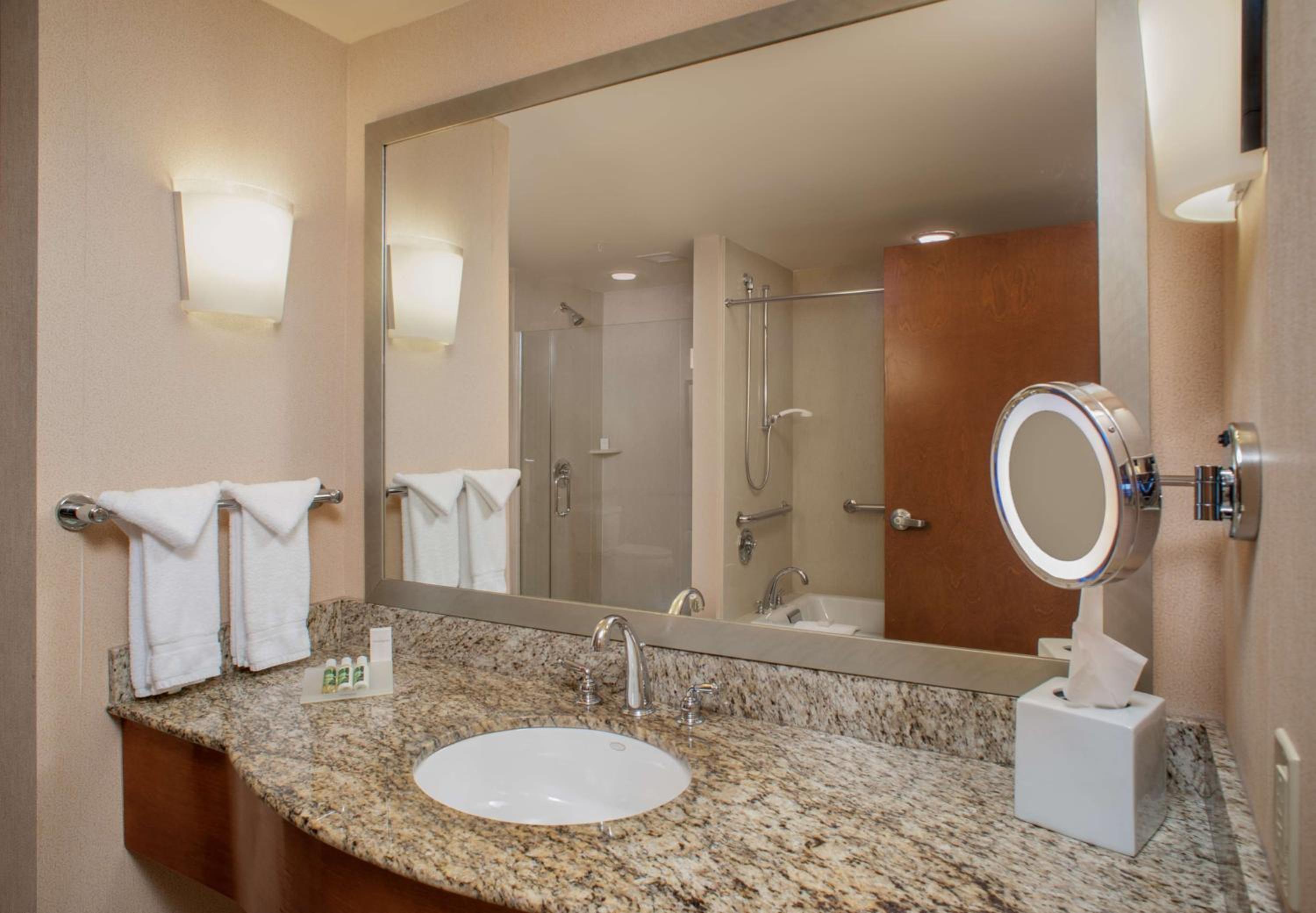 Portland Vacations - Hilton Garden Inn Portland Downtown Waterfront - Property Image 38