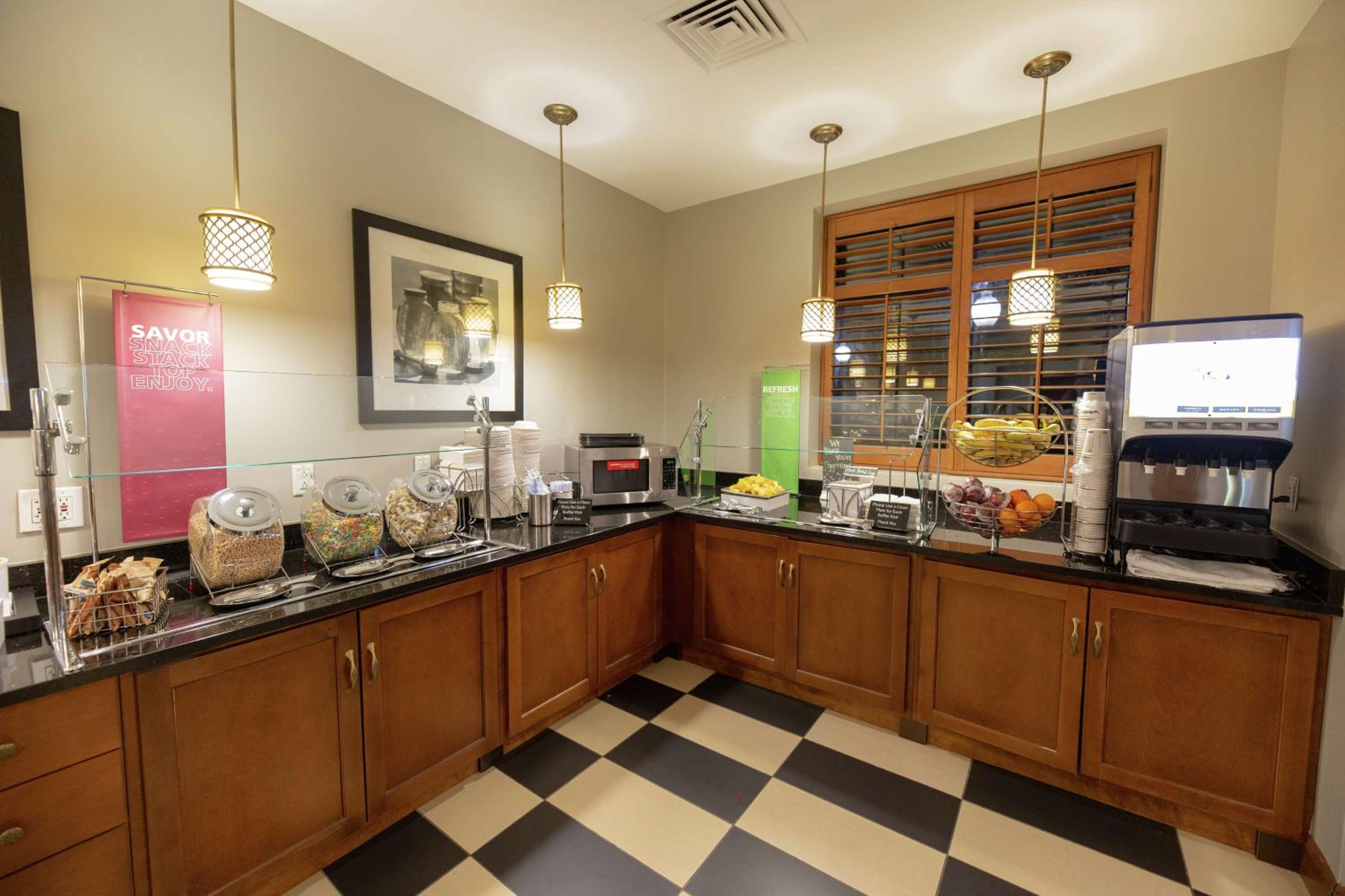 Hampton Inn Suites Raleigh Cary Lenovo Center - Property Image 45