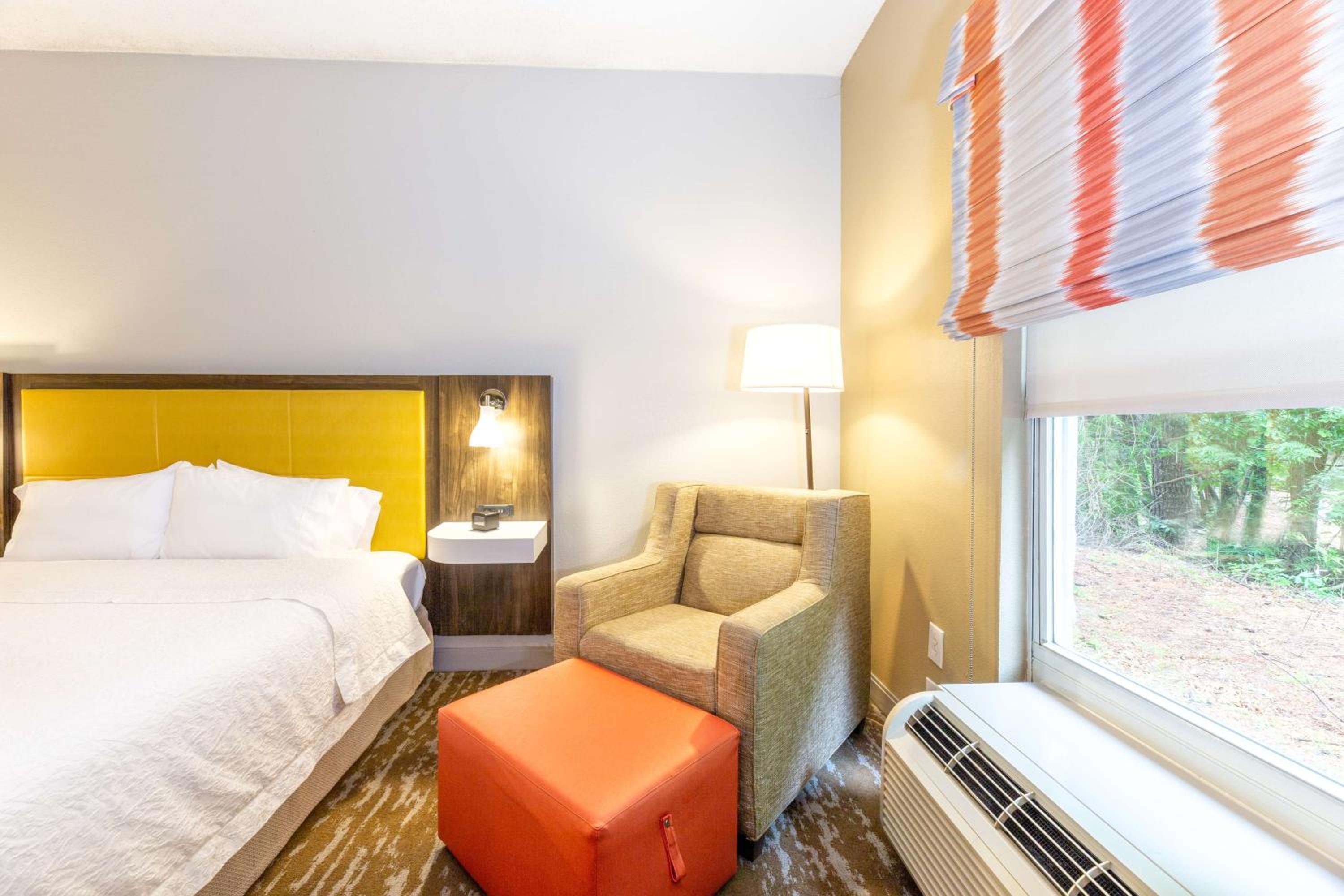 Hampton Inn Suites Raleigh Cary Lenovo Center - Property Image 18