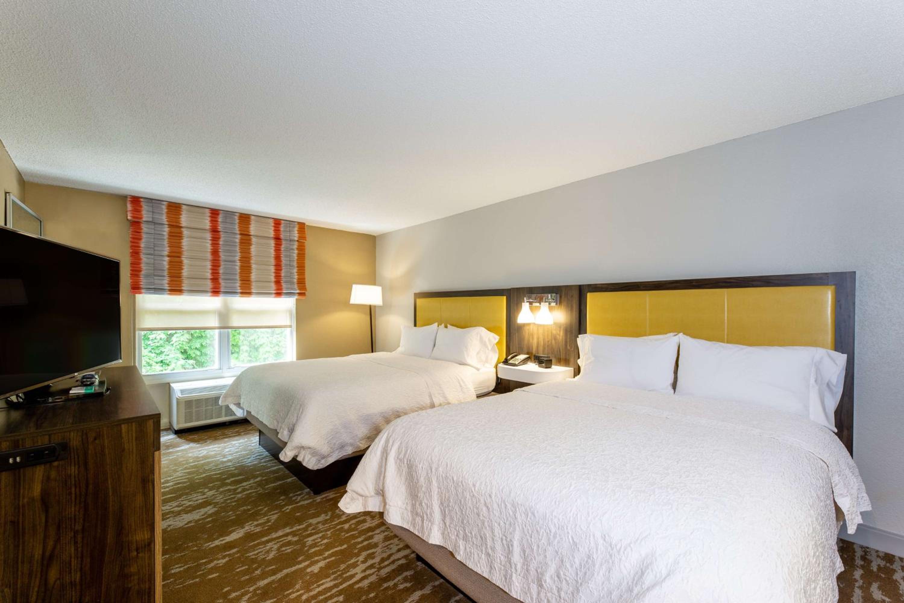 Hampton Inn Suites Raleigh Cary Lenovo Center - Property Image 29