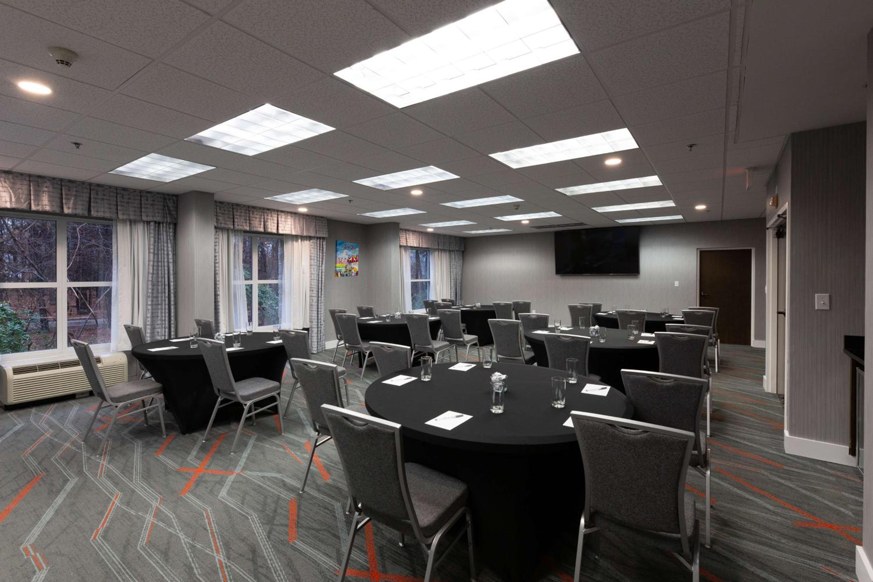 Hampton Inn Suites Raleigh Cary Lenovo Center - Property Image 59
