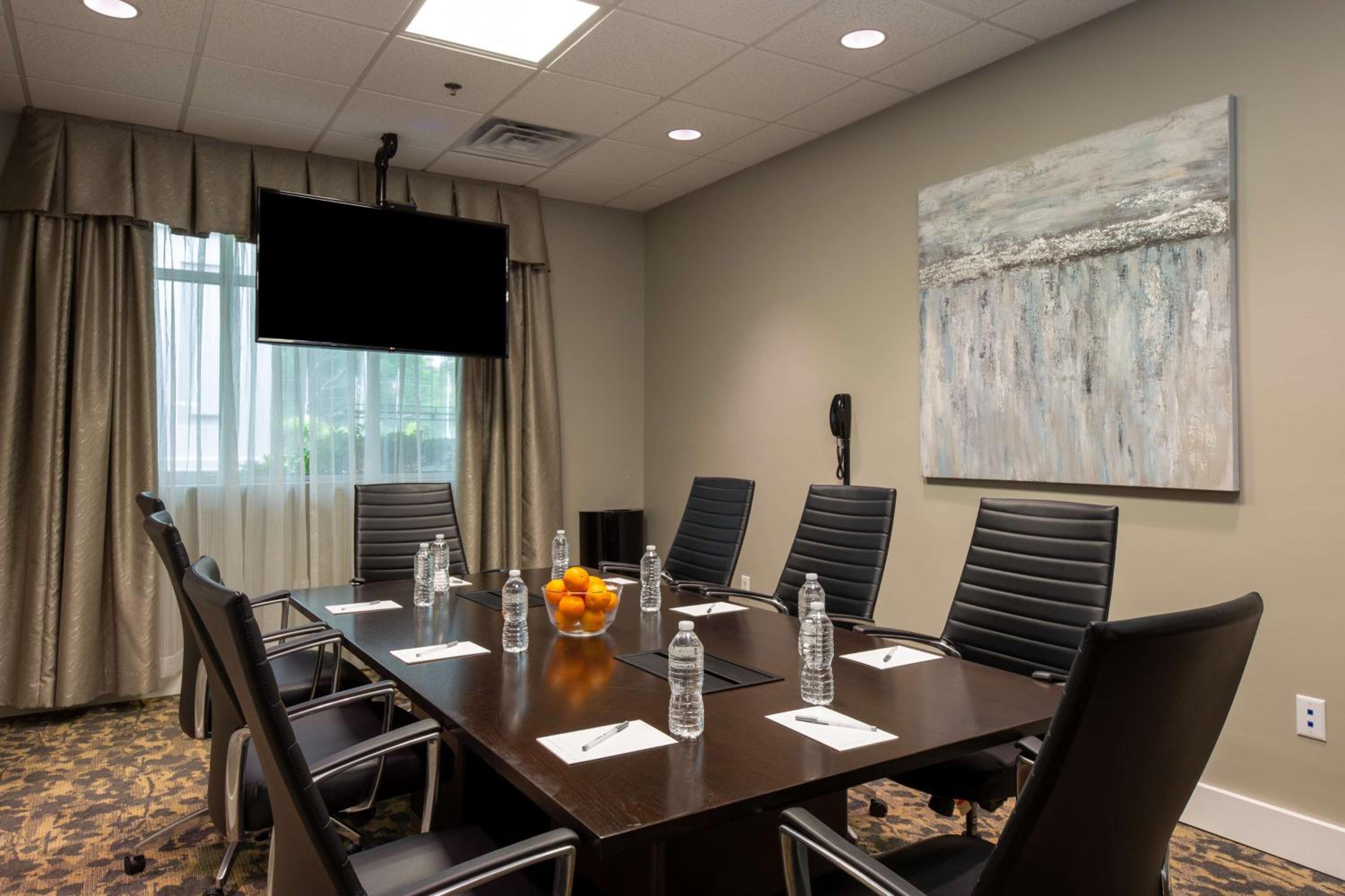 Hampton Inn Suites Raleigh Cary Lenovo Center - Property Image 16