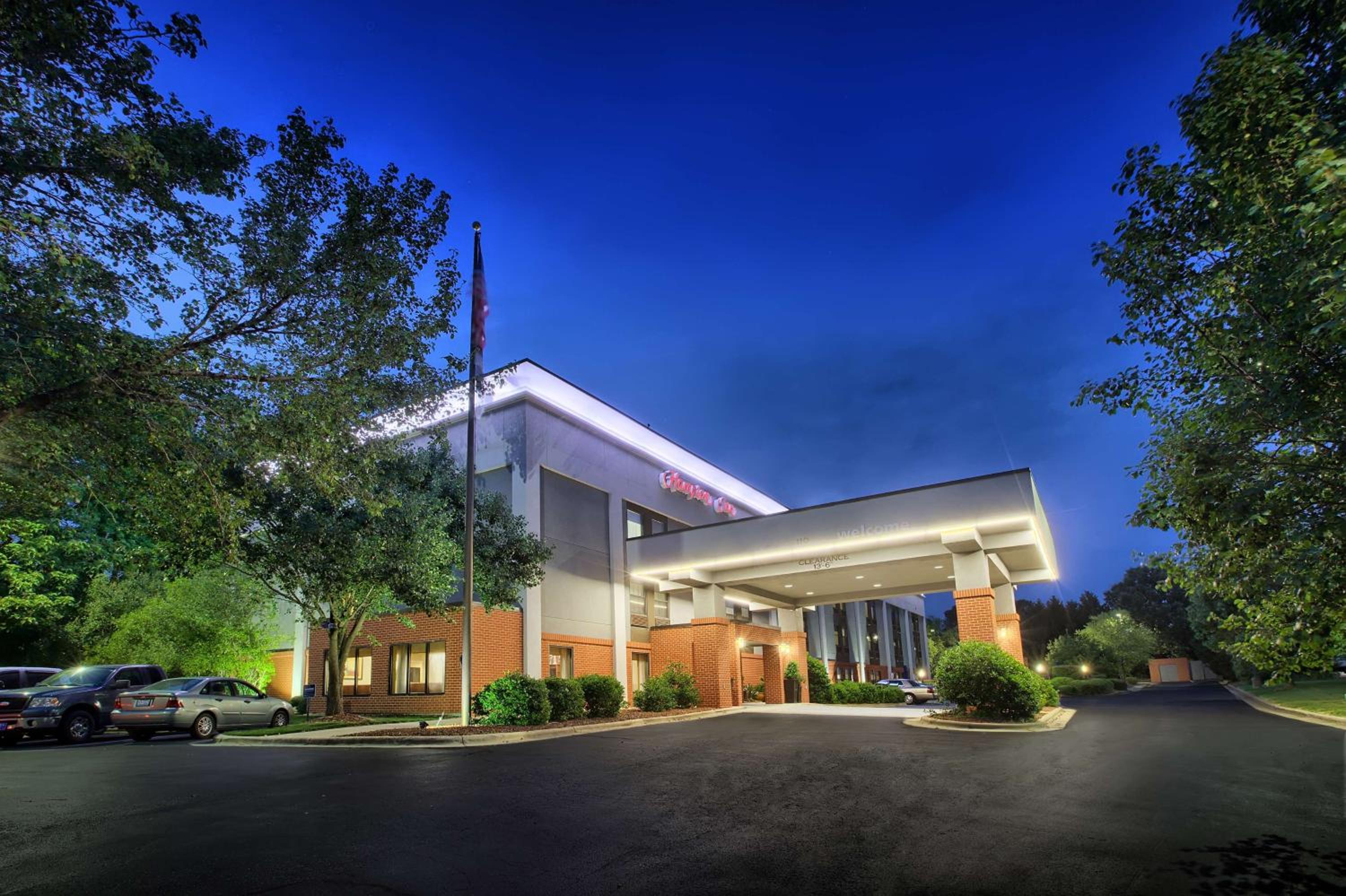 Hotel Hampton Inn Raleigh/Garner - Image 1