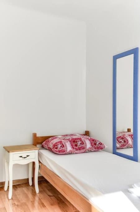Apartment Mila - 15m from the sea photo 2