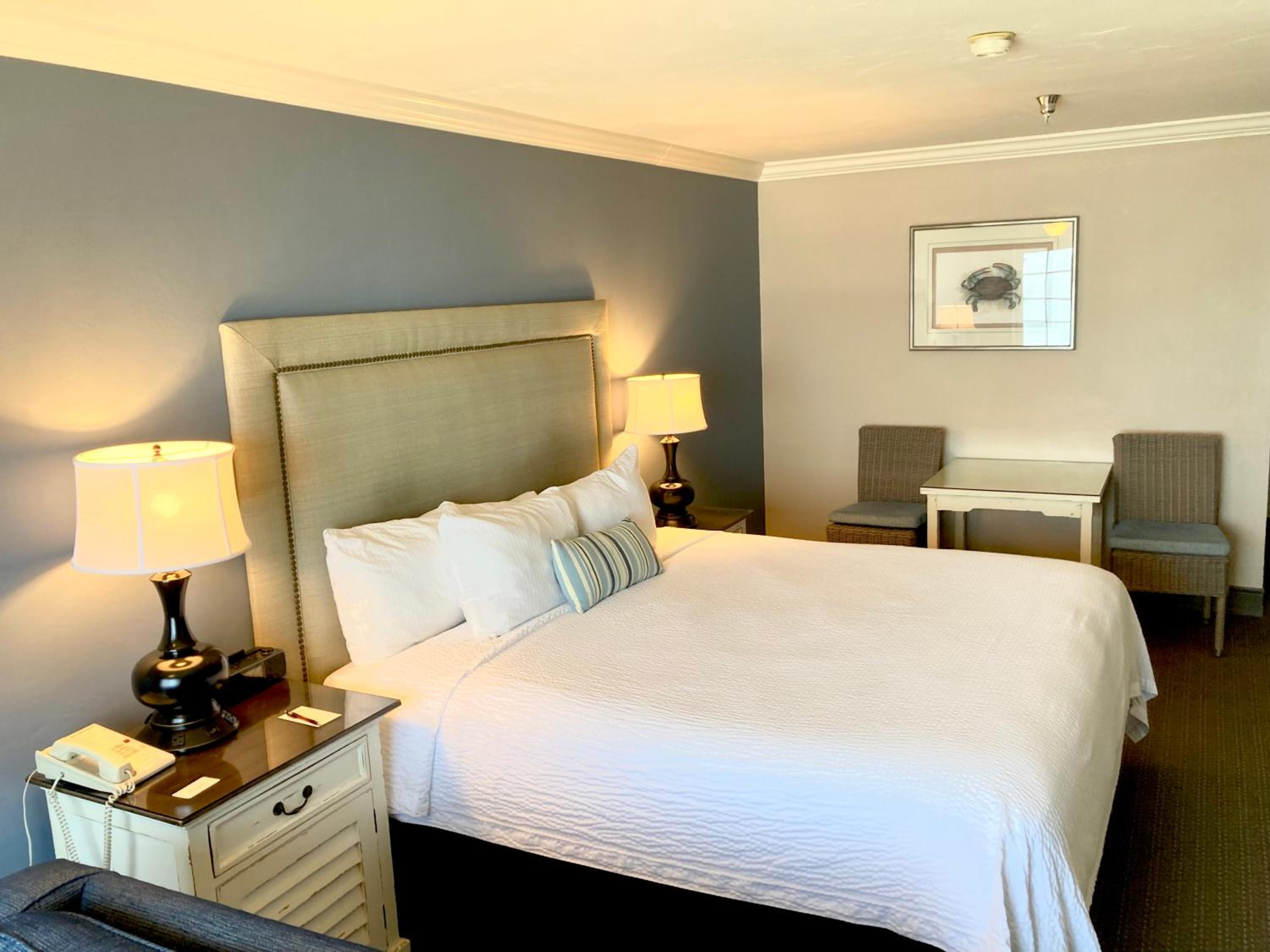 Sand Pebbles Inn