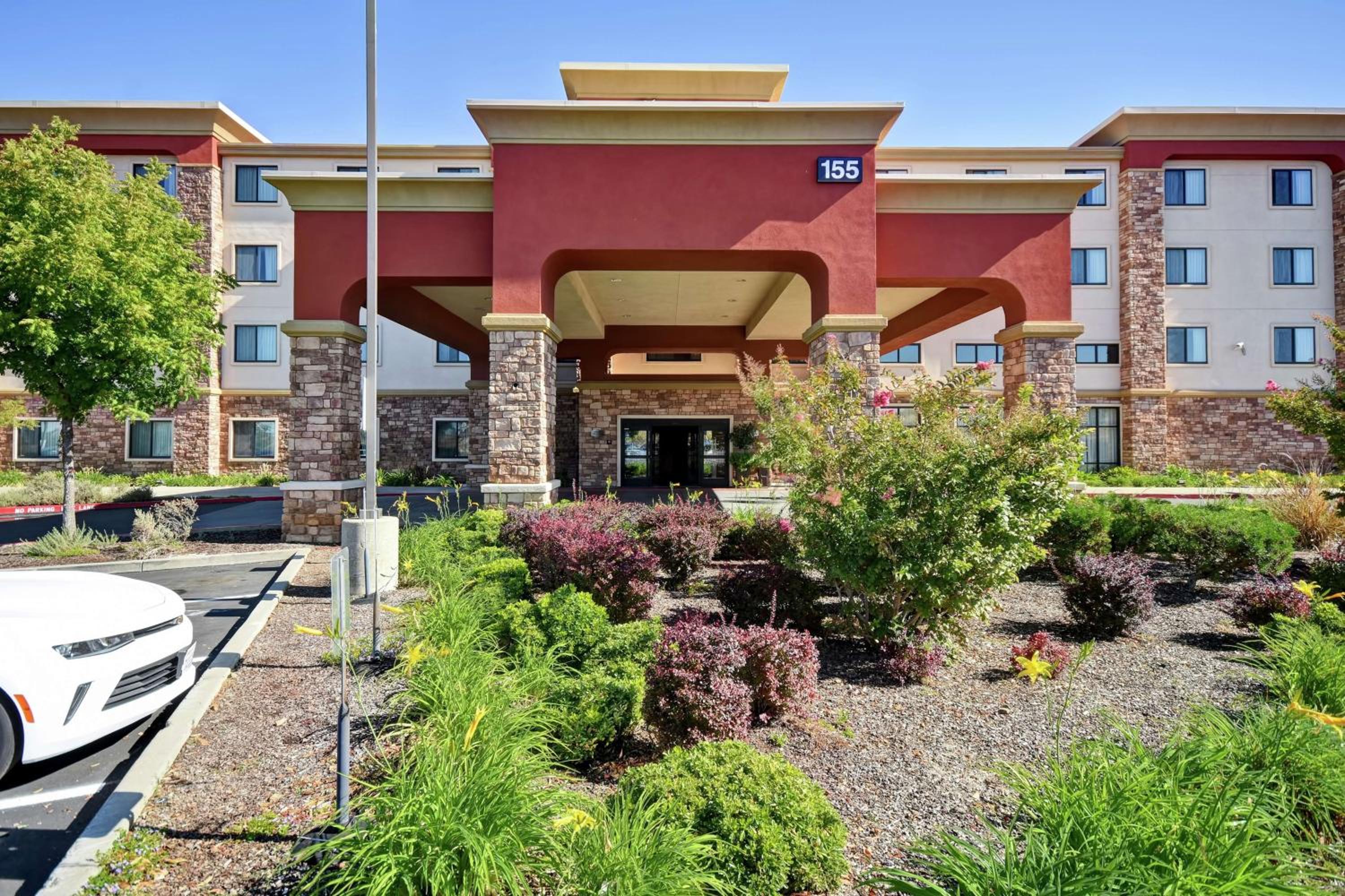 Auburn Vacations - Hampton Inn  Suites Folsom - Property Image 1
