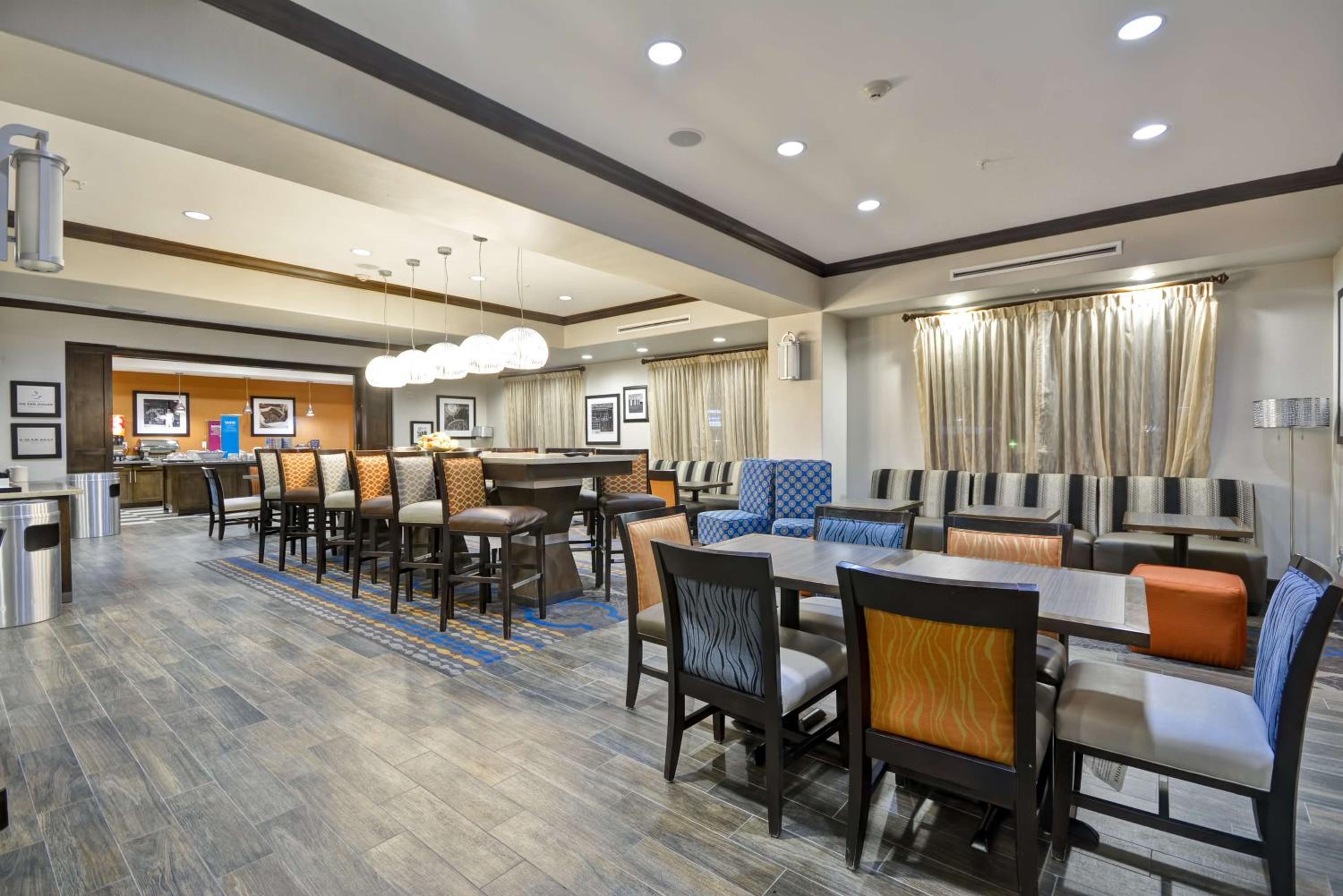 Hampton Inn Kenedy