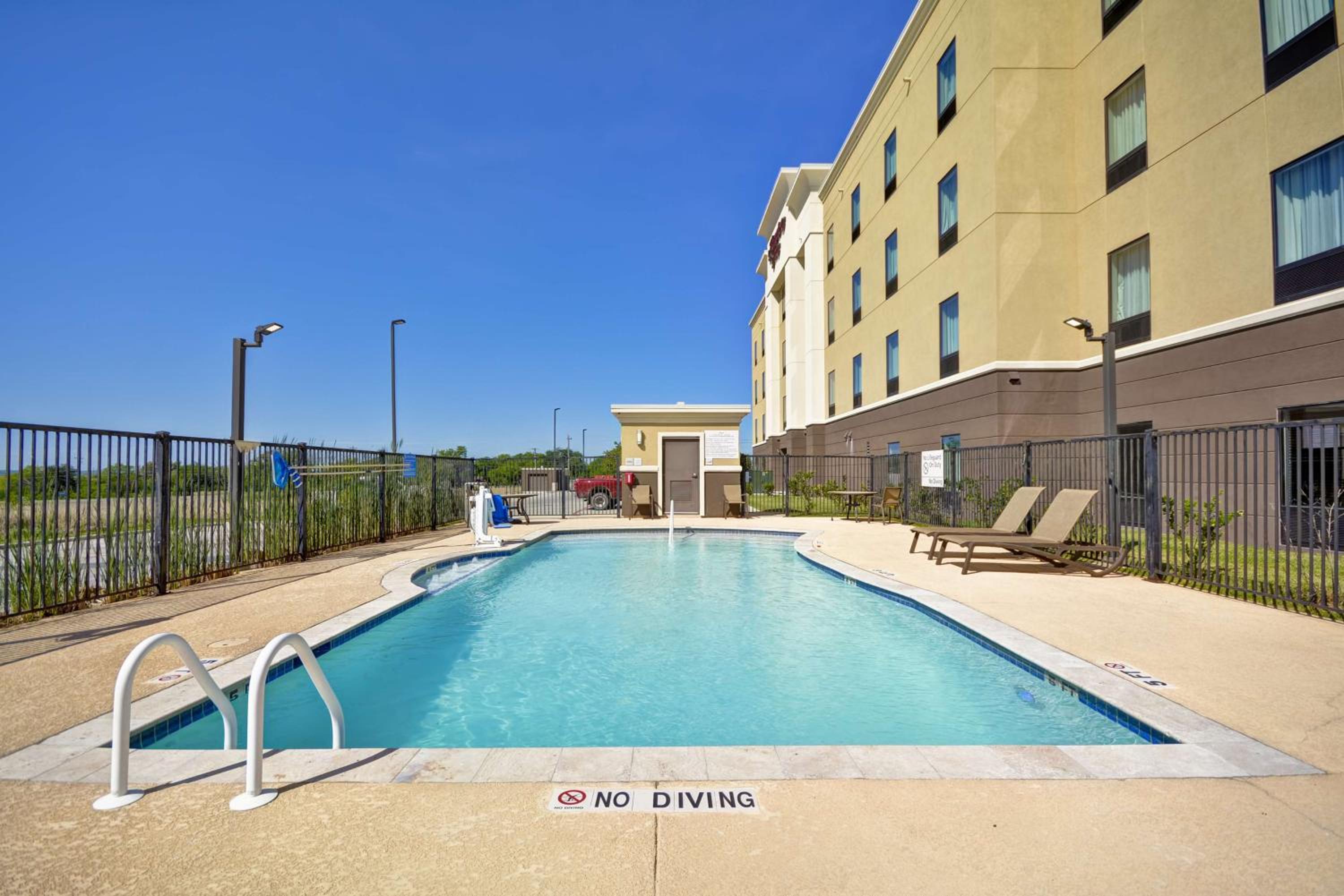 Hampton Inn Kenedy