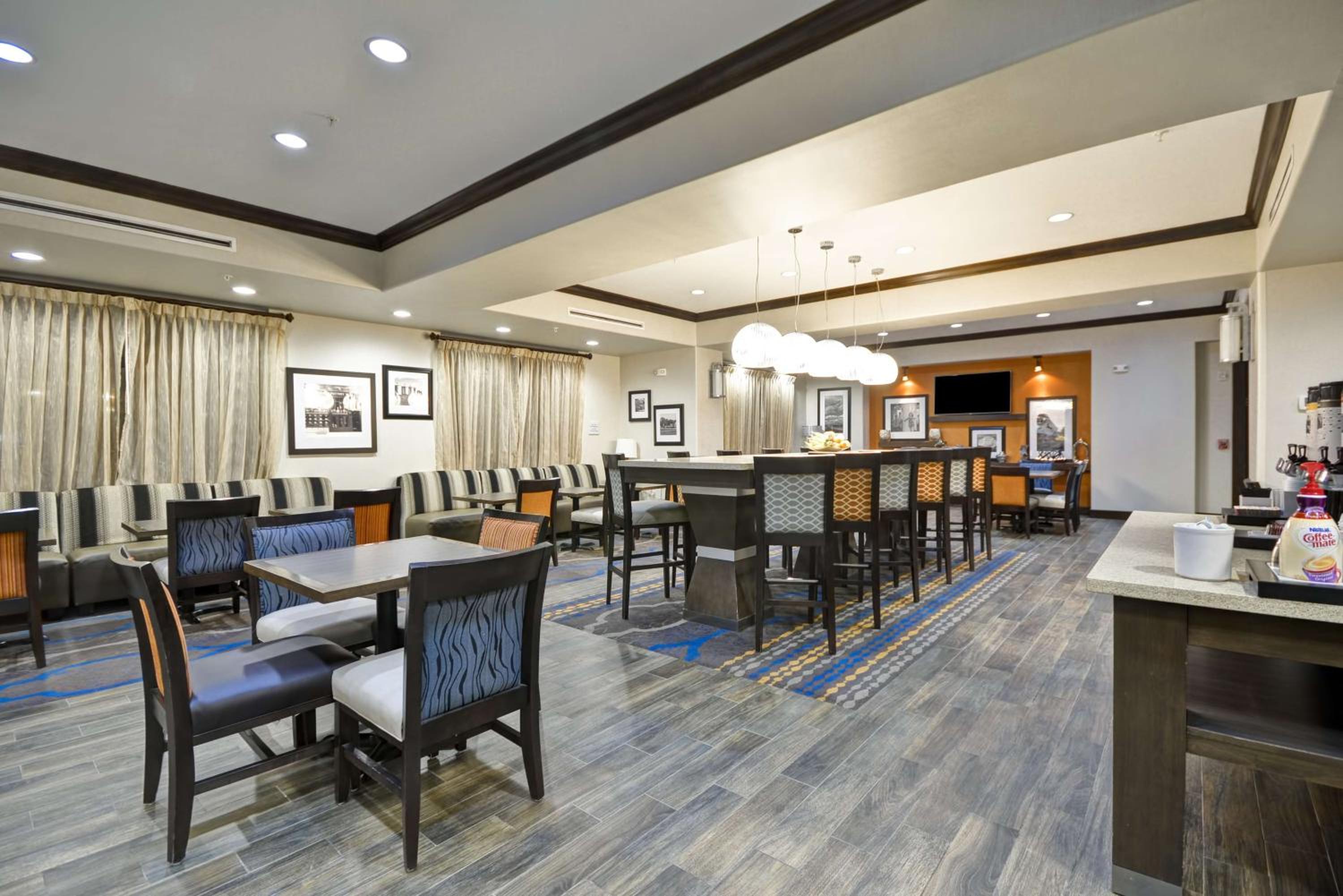 Hampton Inn Kenedy