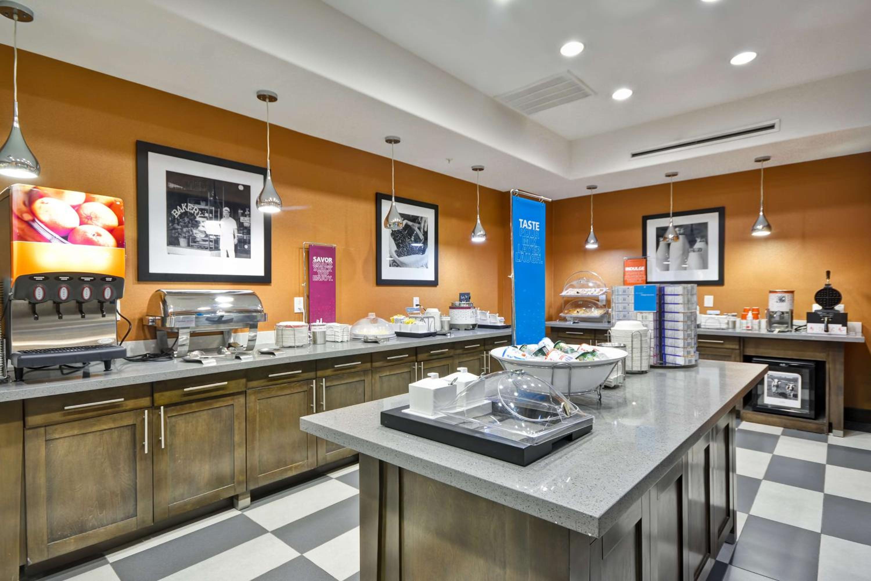 Hampton Inn Kenedy