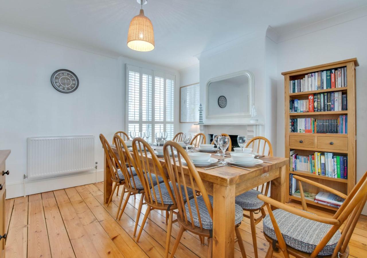 6 Bed in Southwold oc-tall