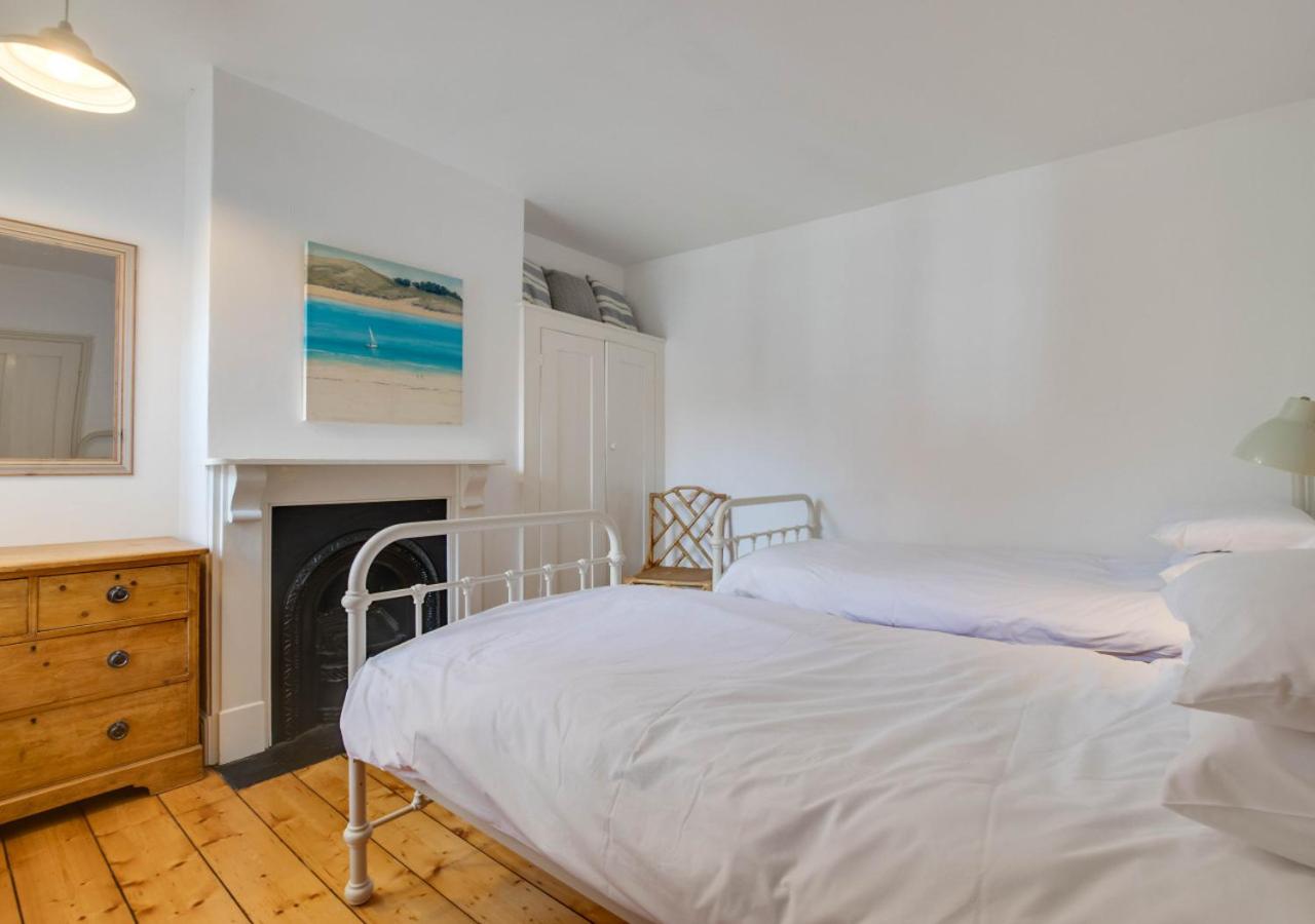 6 Bed in Southwold oc-tall