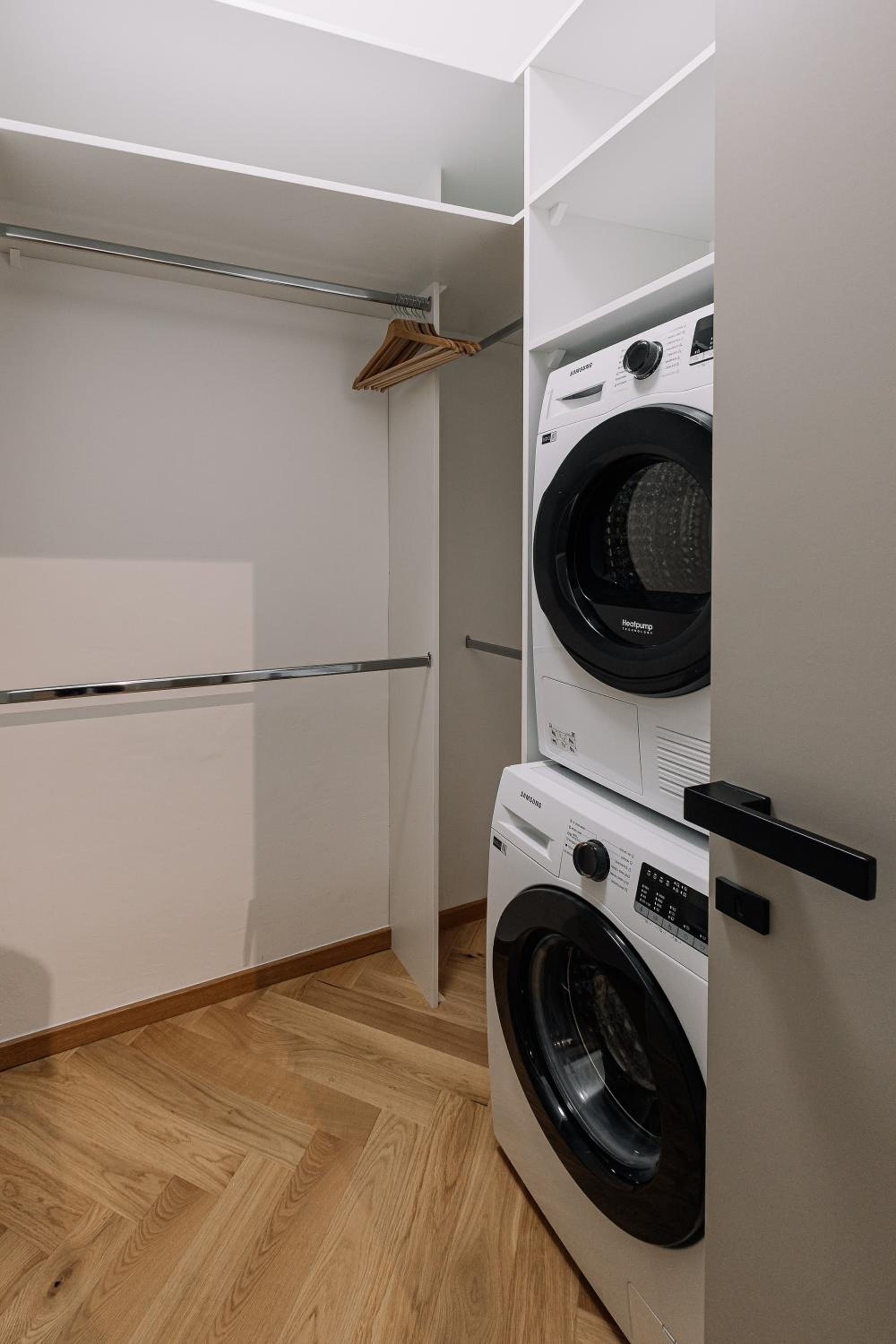 Cherry Apartment