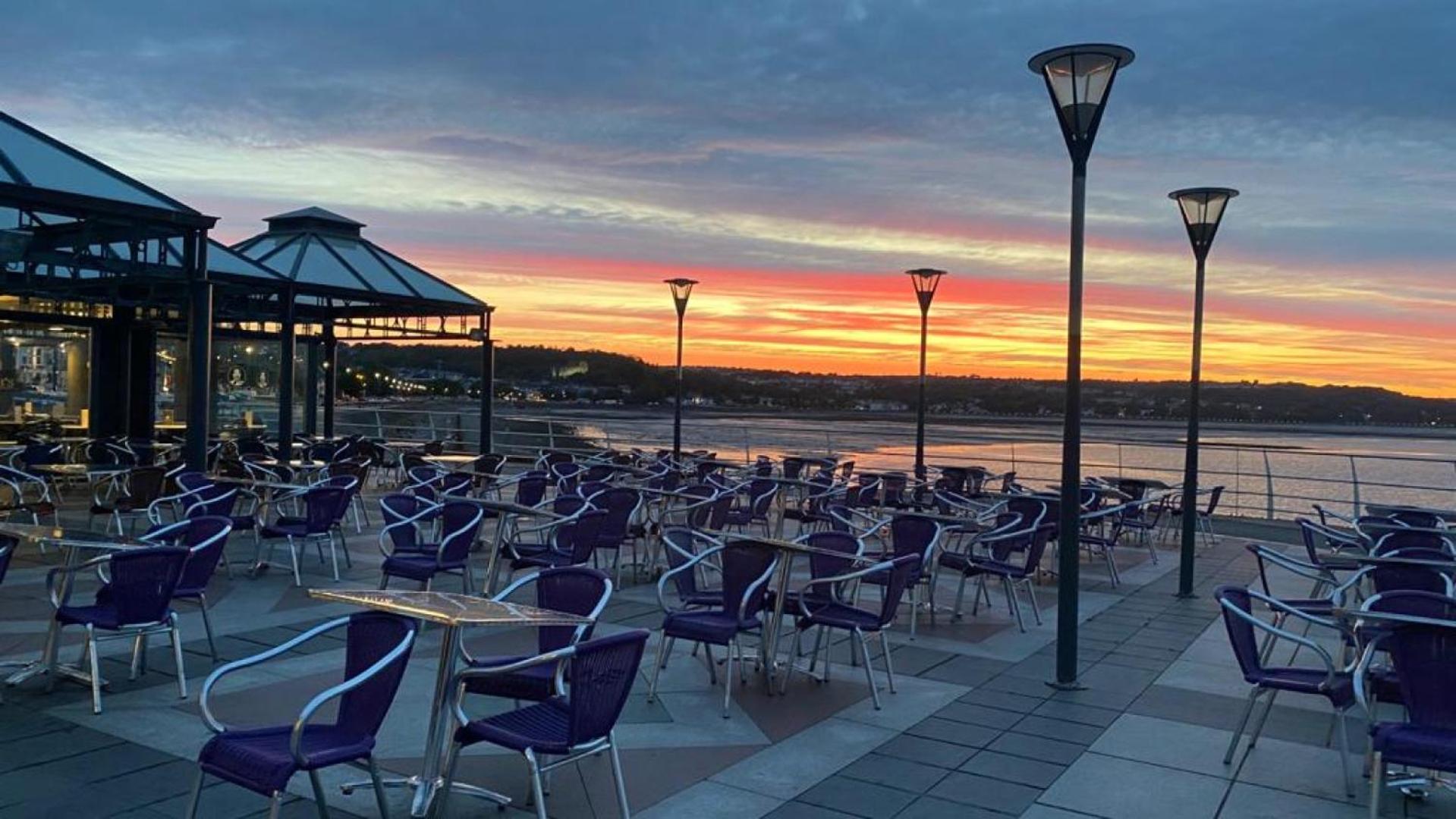 2 Bed in Mumbles oc-hh120
