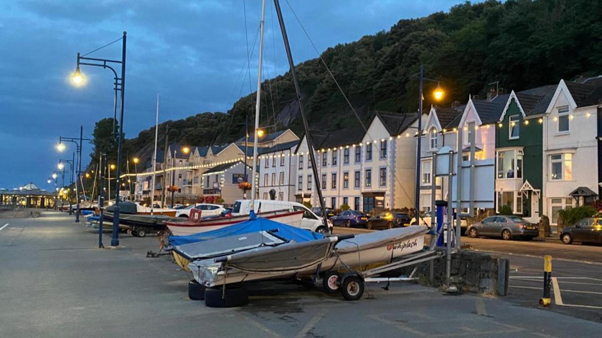 2 Bed in Mumbles oc-hh120