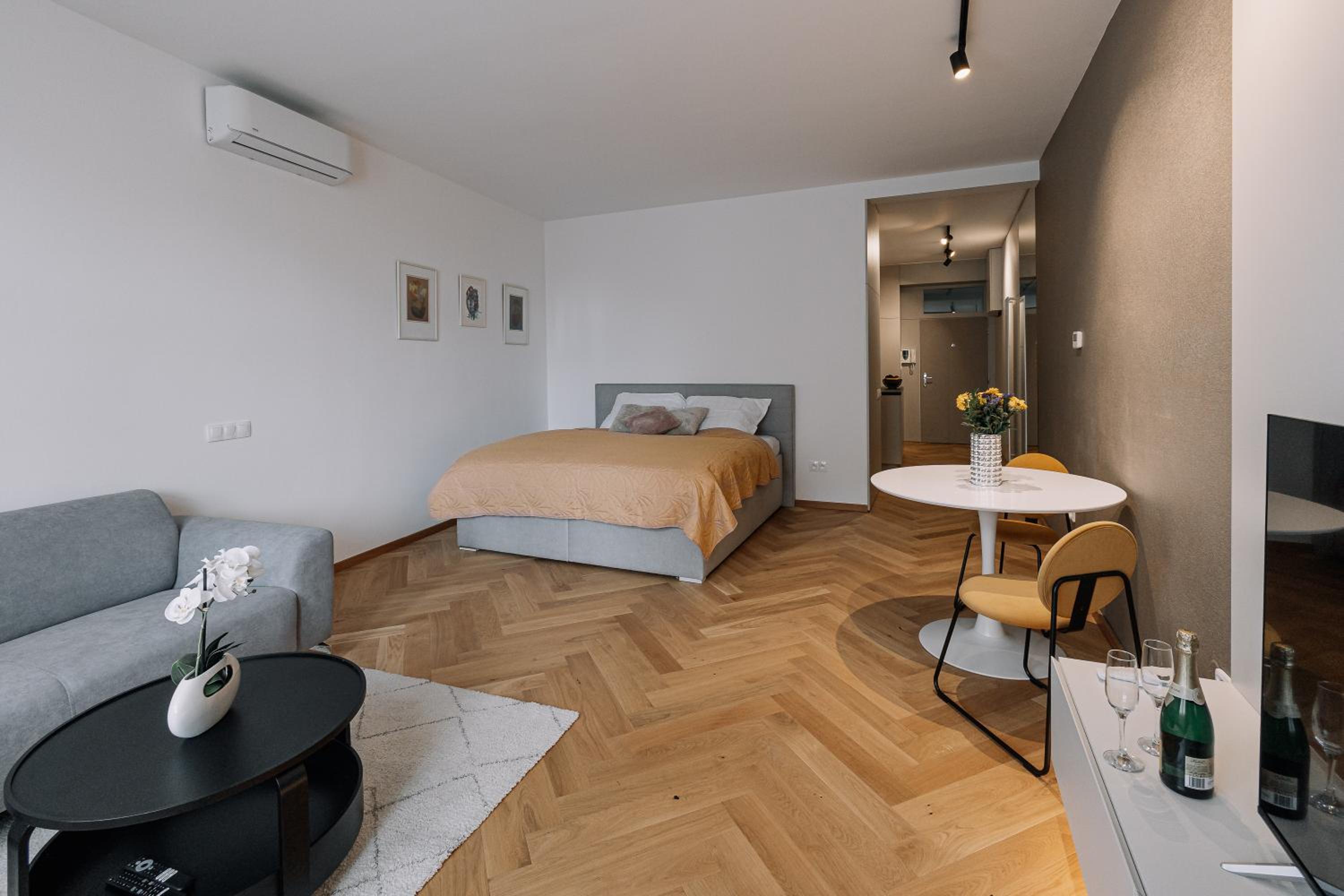 Cherry Apartment