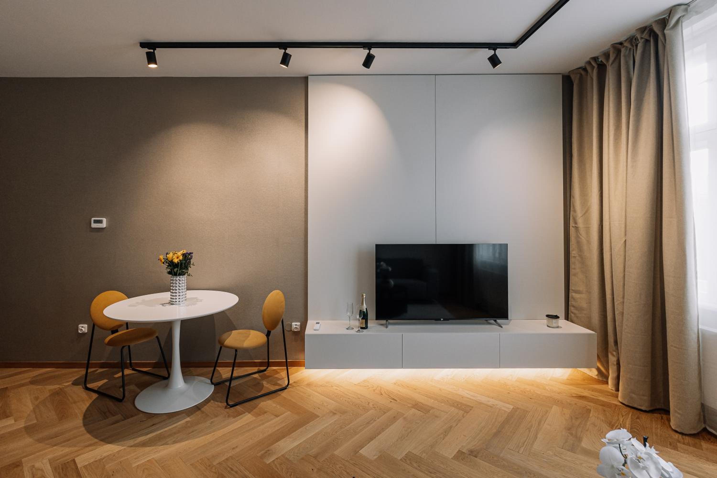 Cherry Apartment