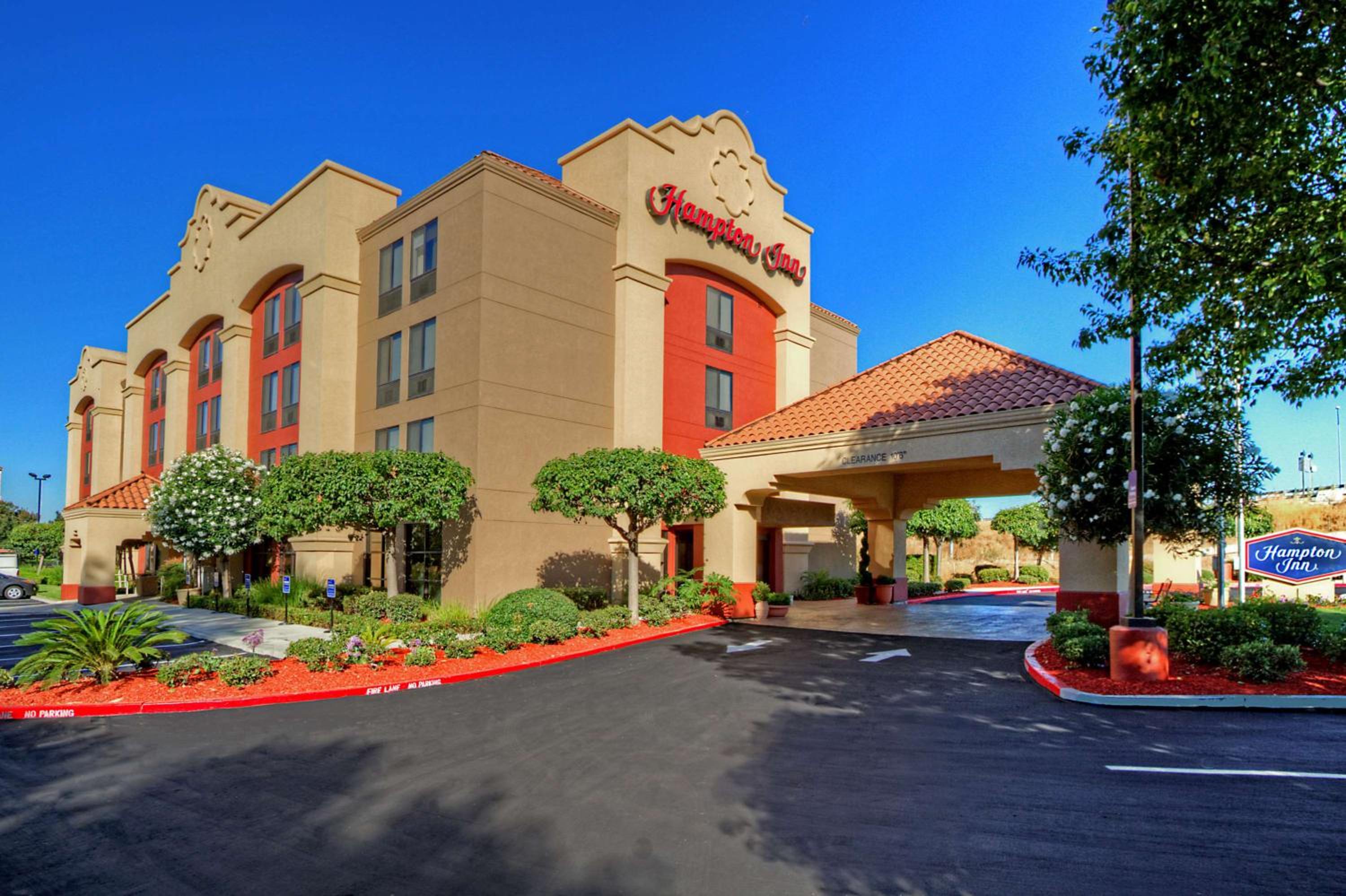 Newark Vacations - Hampton Inn Milpitas - Property Image 1
