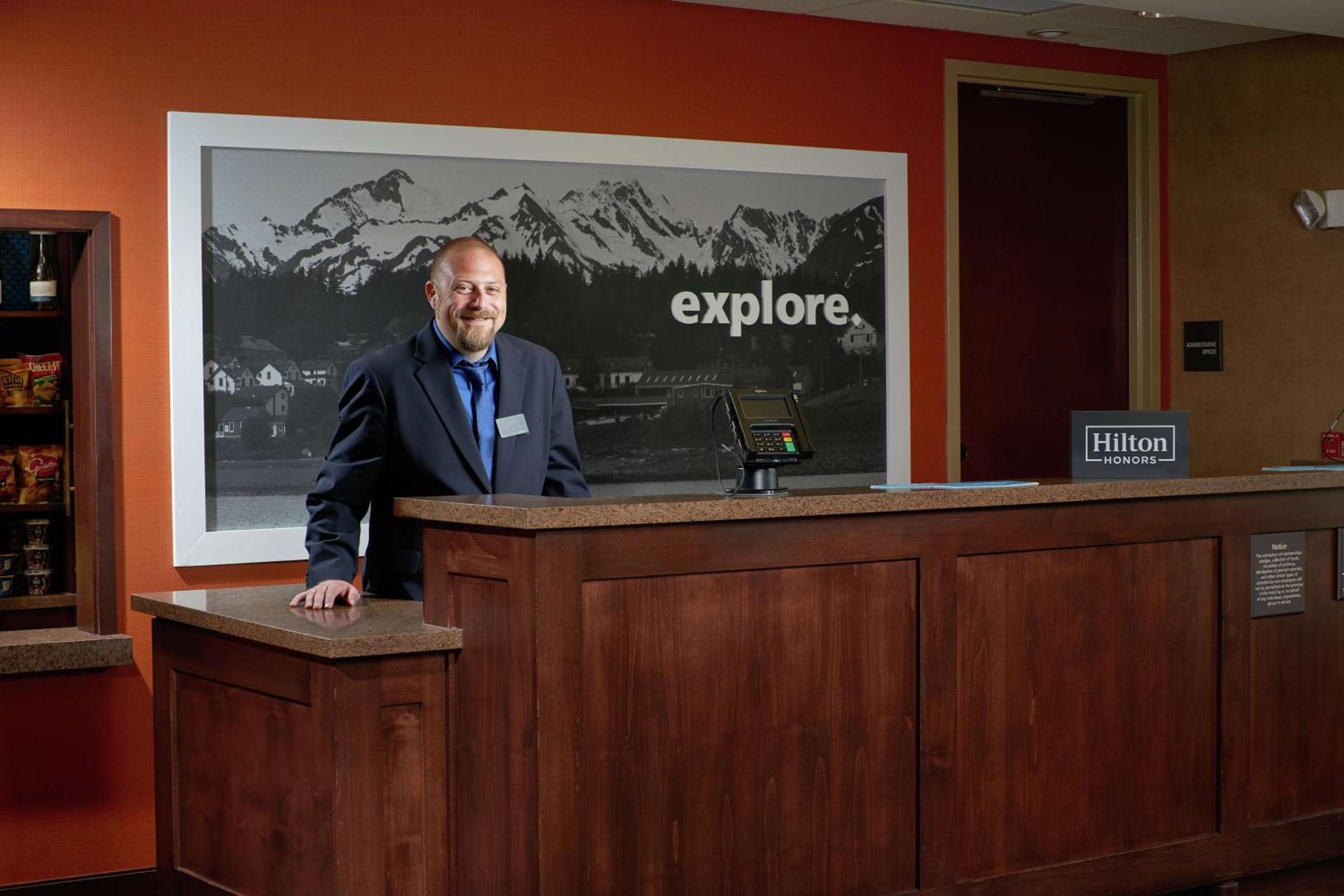 Albany Vacations - Hampton Inn and Suites Salem - Property Image 2