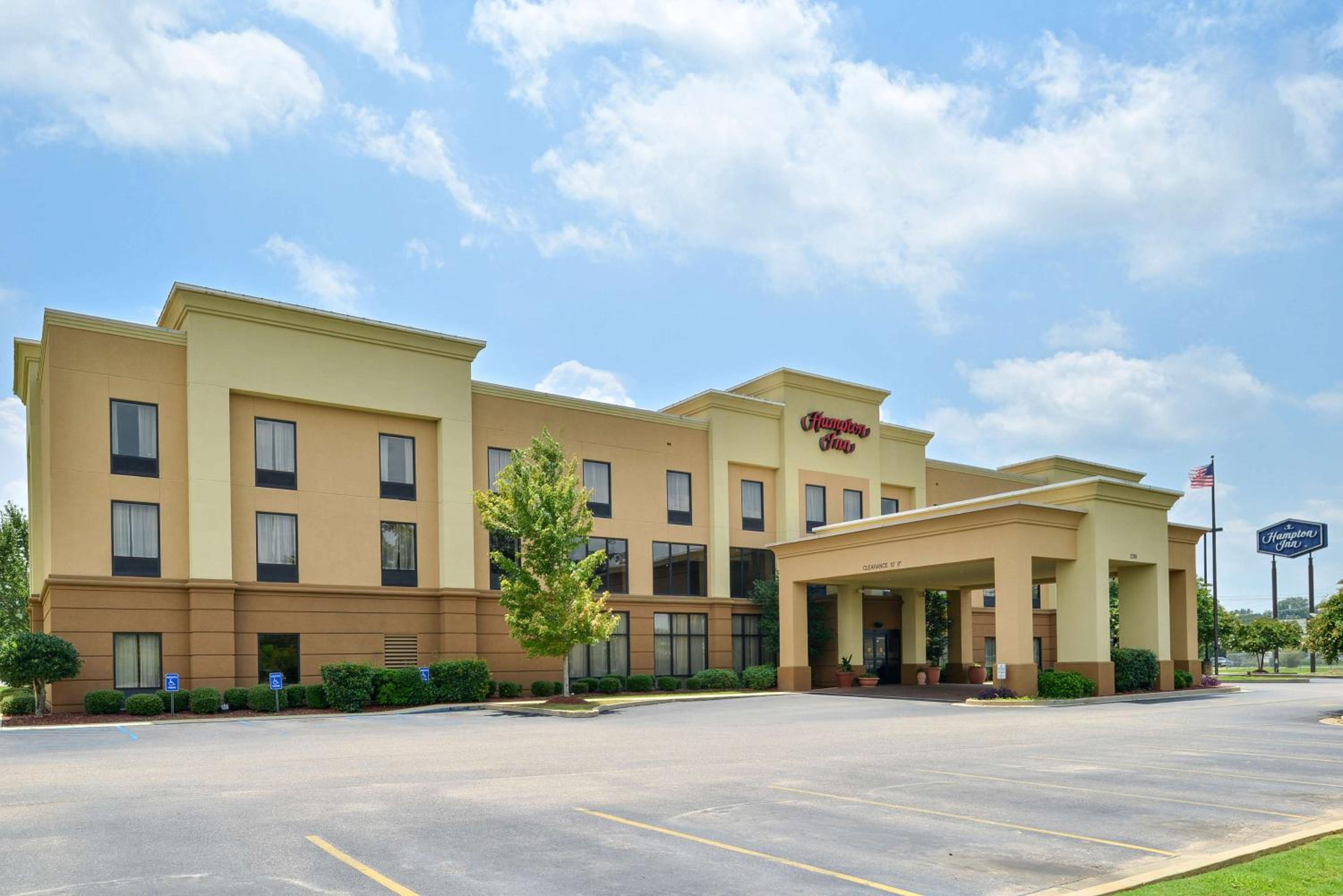 Selma Vacations - Hampton Inn Selma - Property Image 1