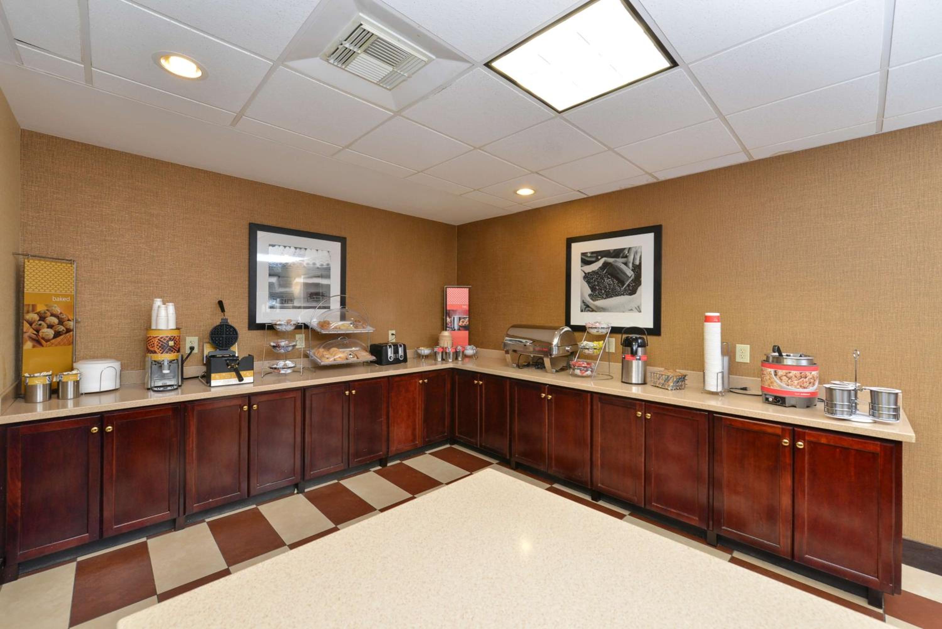Selma Vacations - Hampton Inn Selma - Property Image 7