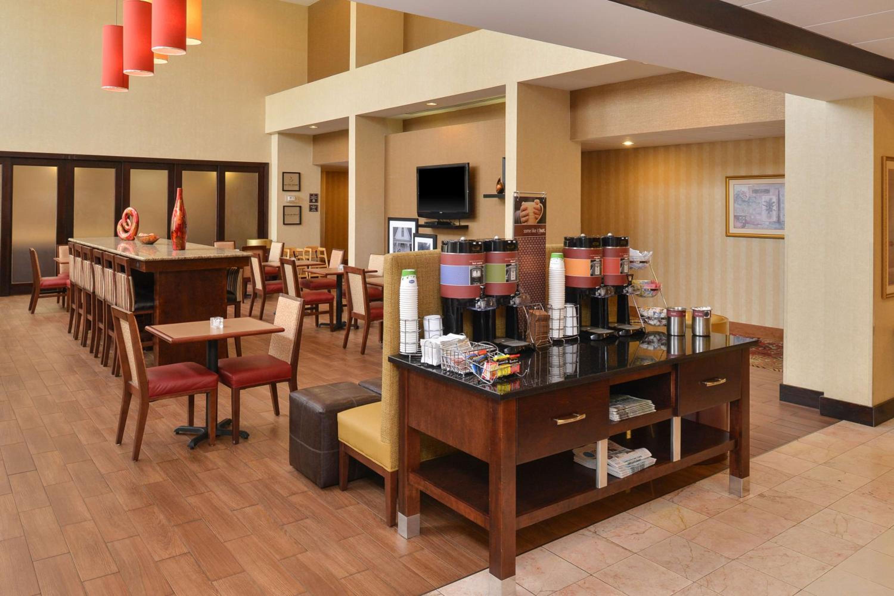 Selma Vacations - Hampton Inn Selma - Property Image 9