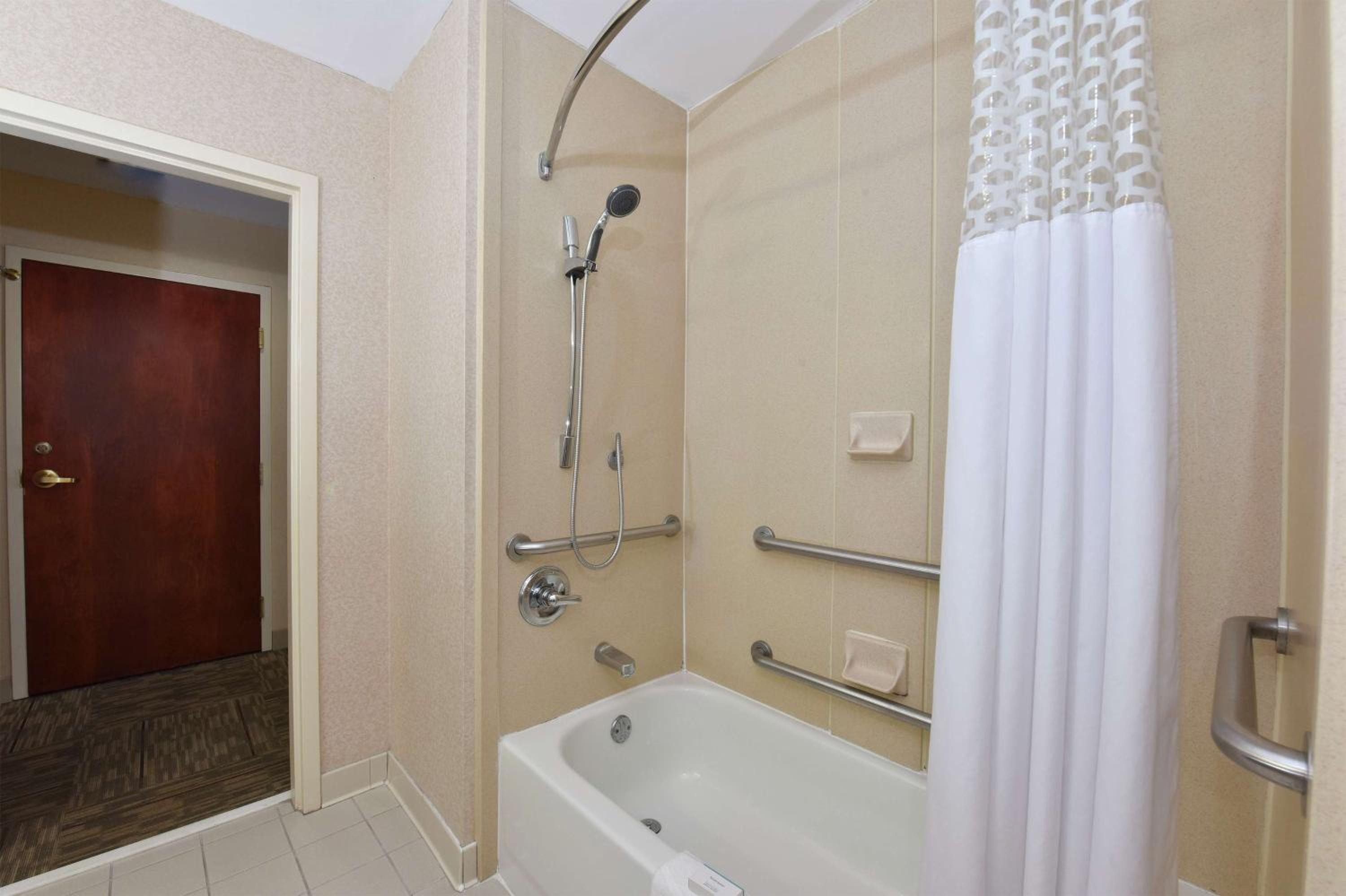 Selma Vacations - Hampton Inn Selma - Property Image 1