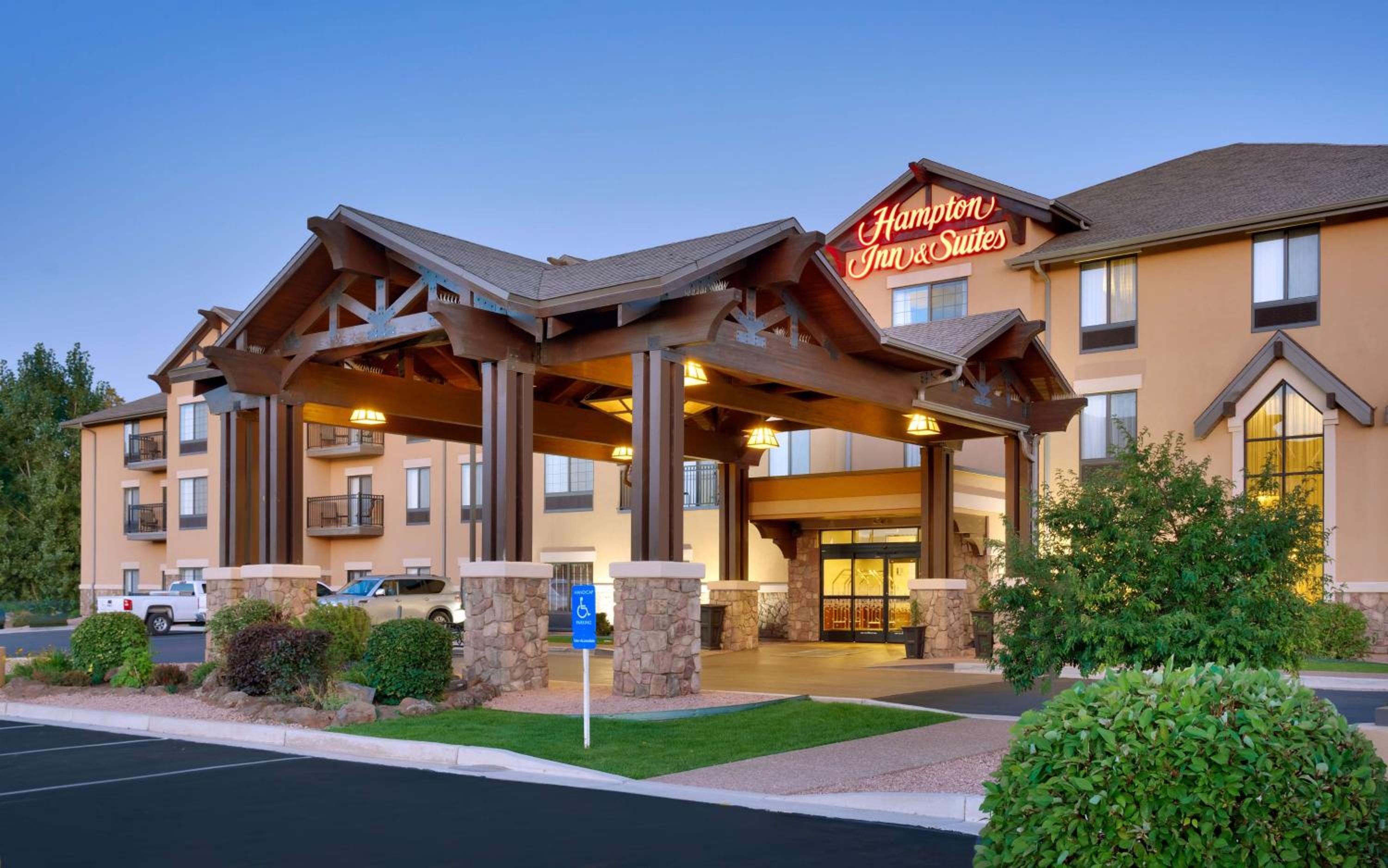 Show Low Vacations - Hampton Inn  Suites Show Low-Pinetop - Property Image 1