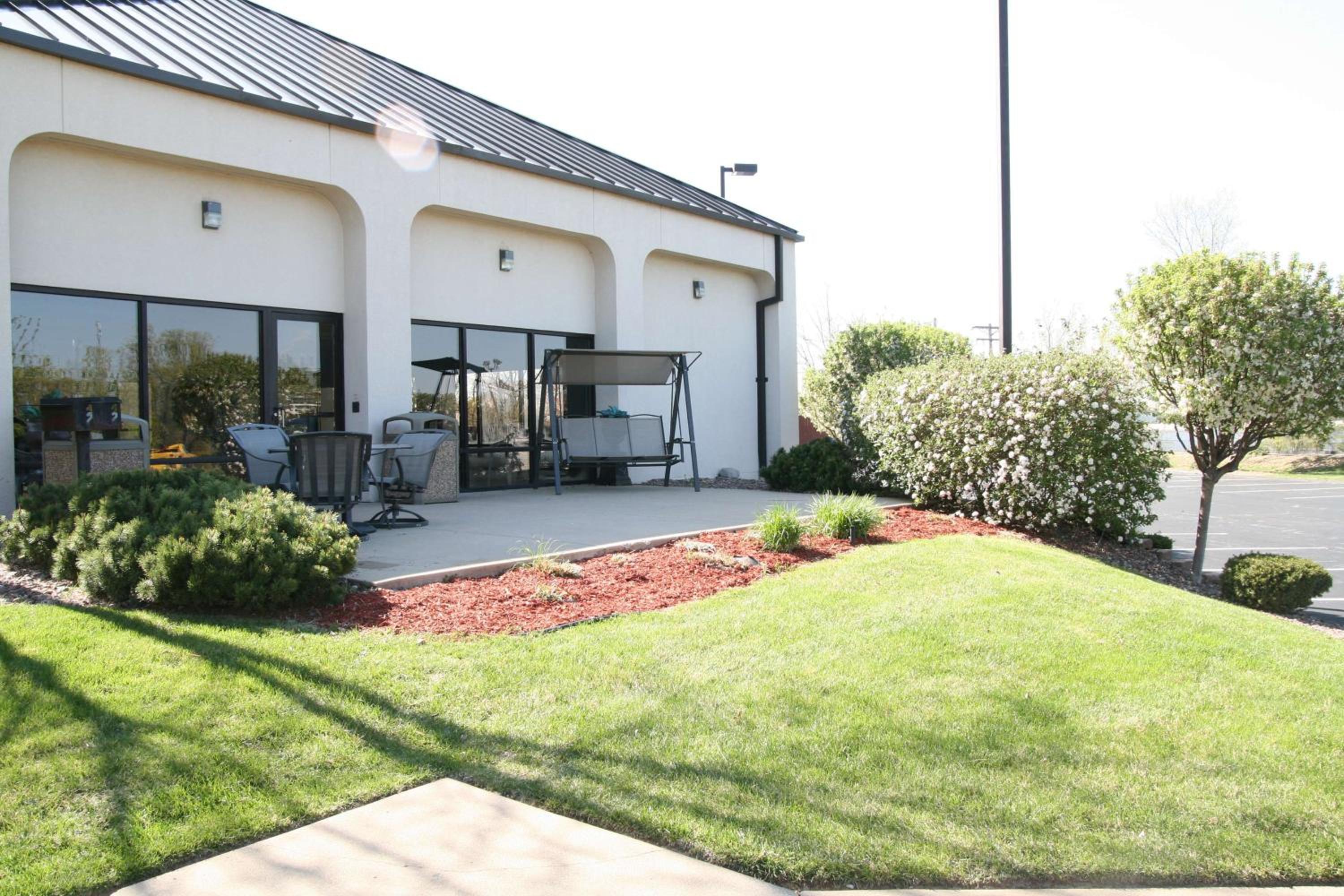 St. Charles Vacations - Hampton Inn St Charles St Peters - Property Image 2