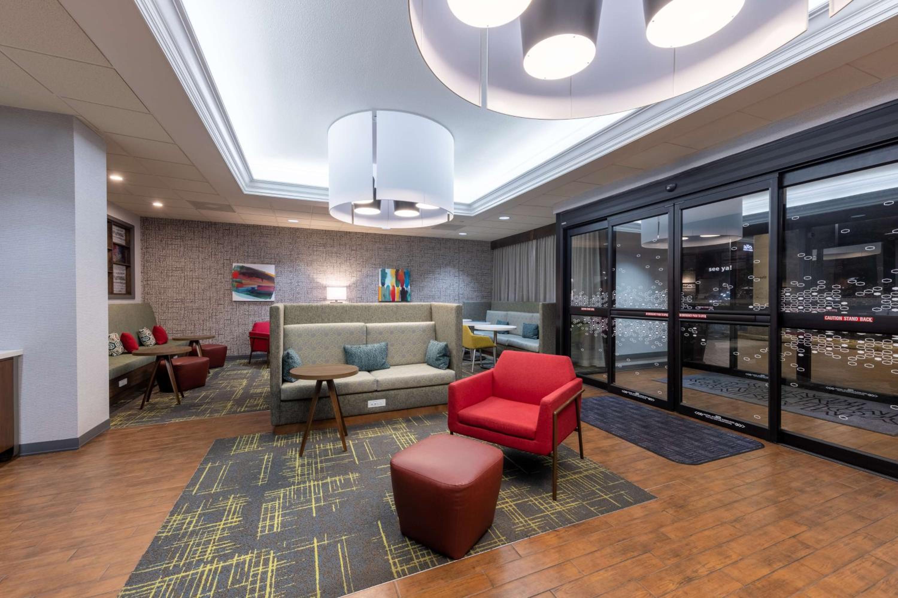 Hampton Inn Saint Robert - Property Image 12